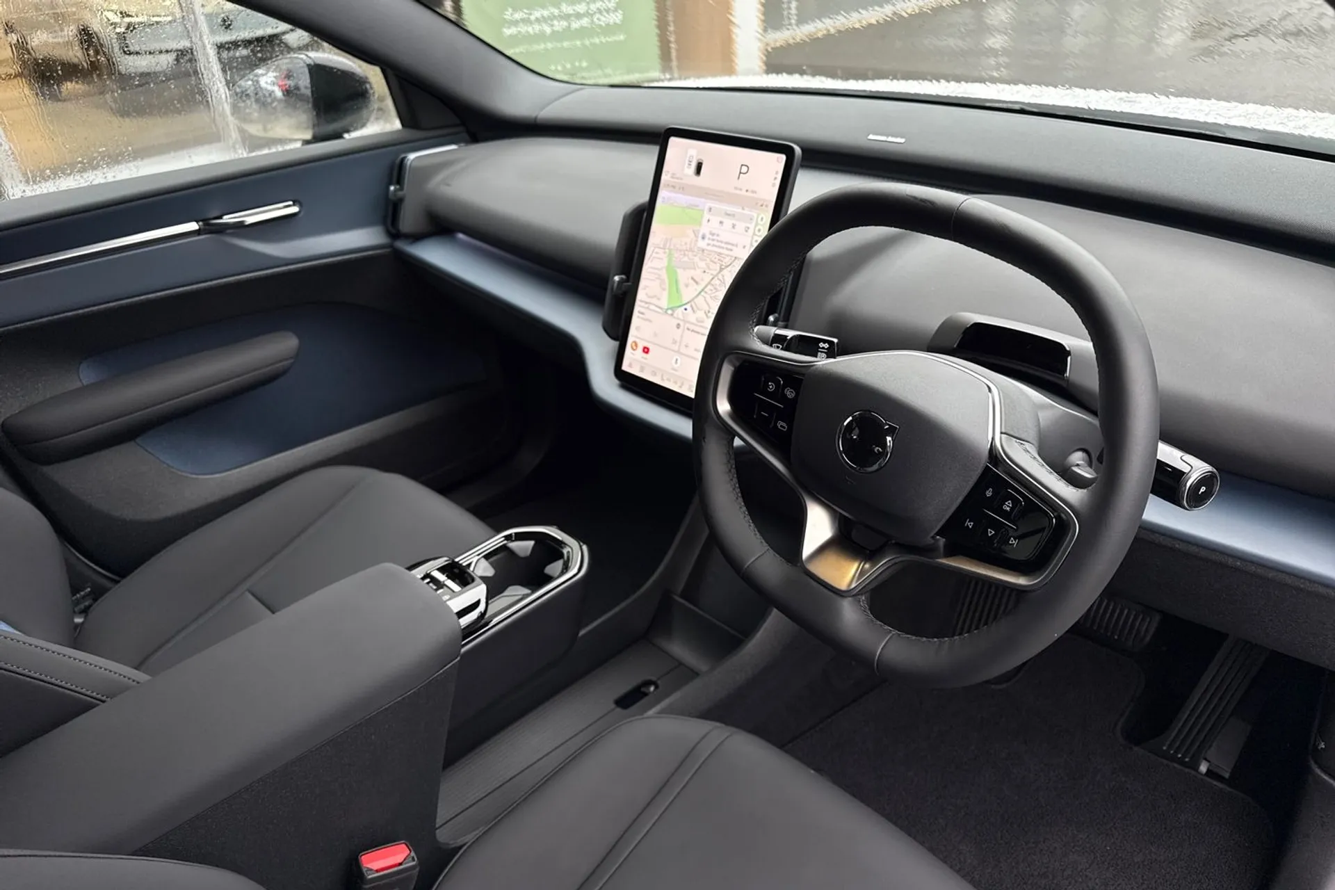 Volvo EX30 thumbnail image number 6