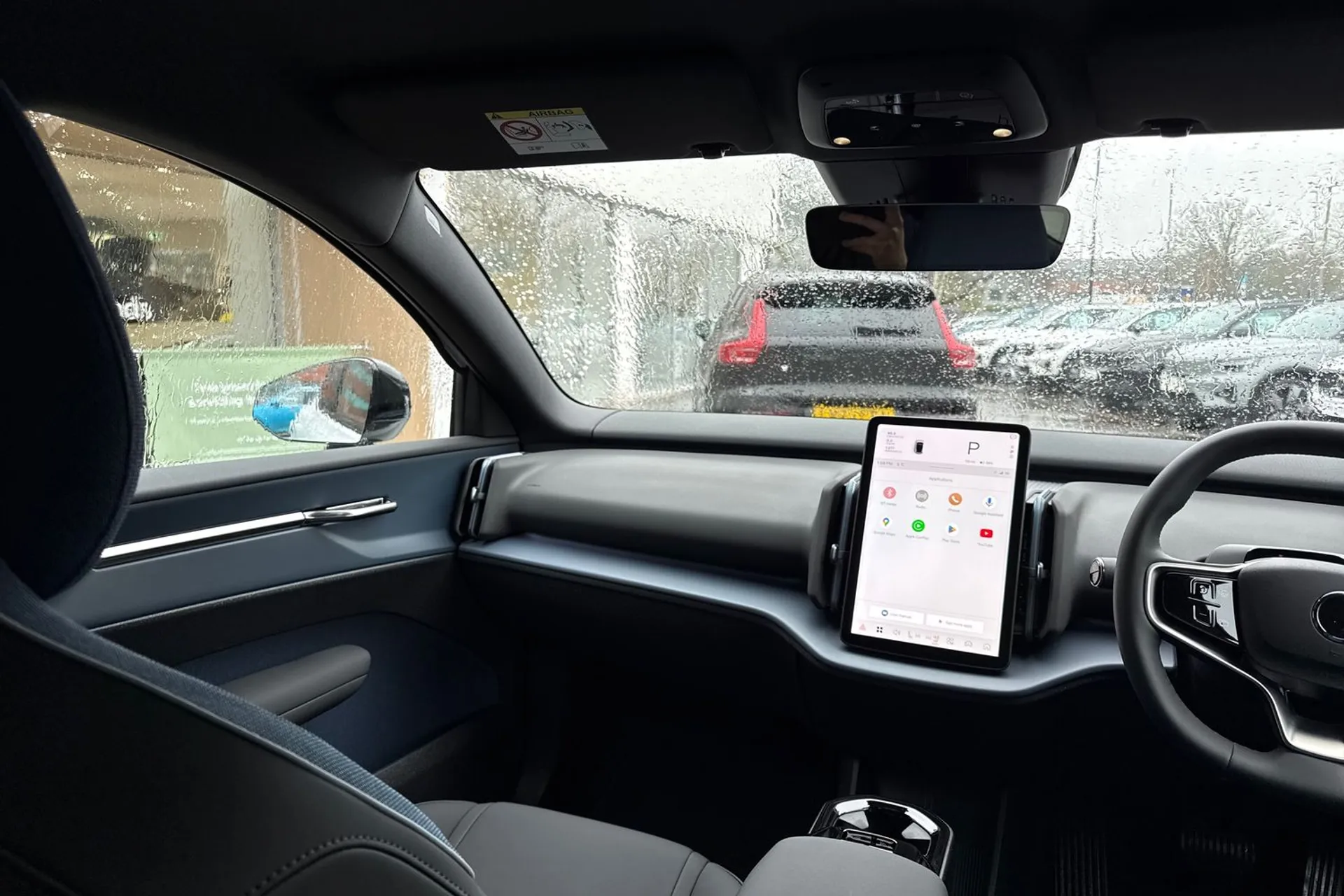 Volvo EX30 thumbnail image number 32