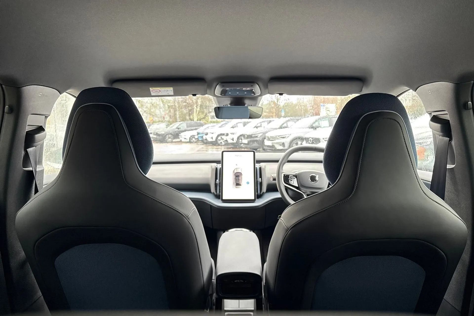 Volvo EX30 thumbnail image number 22