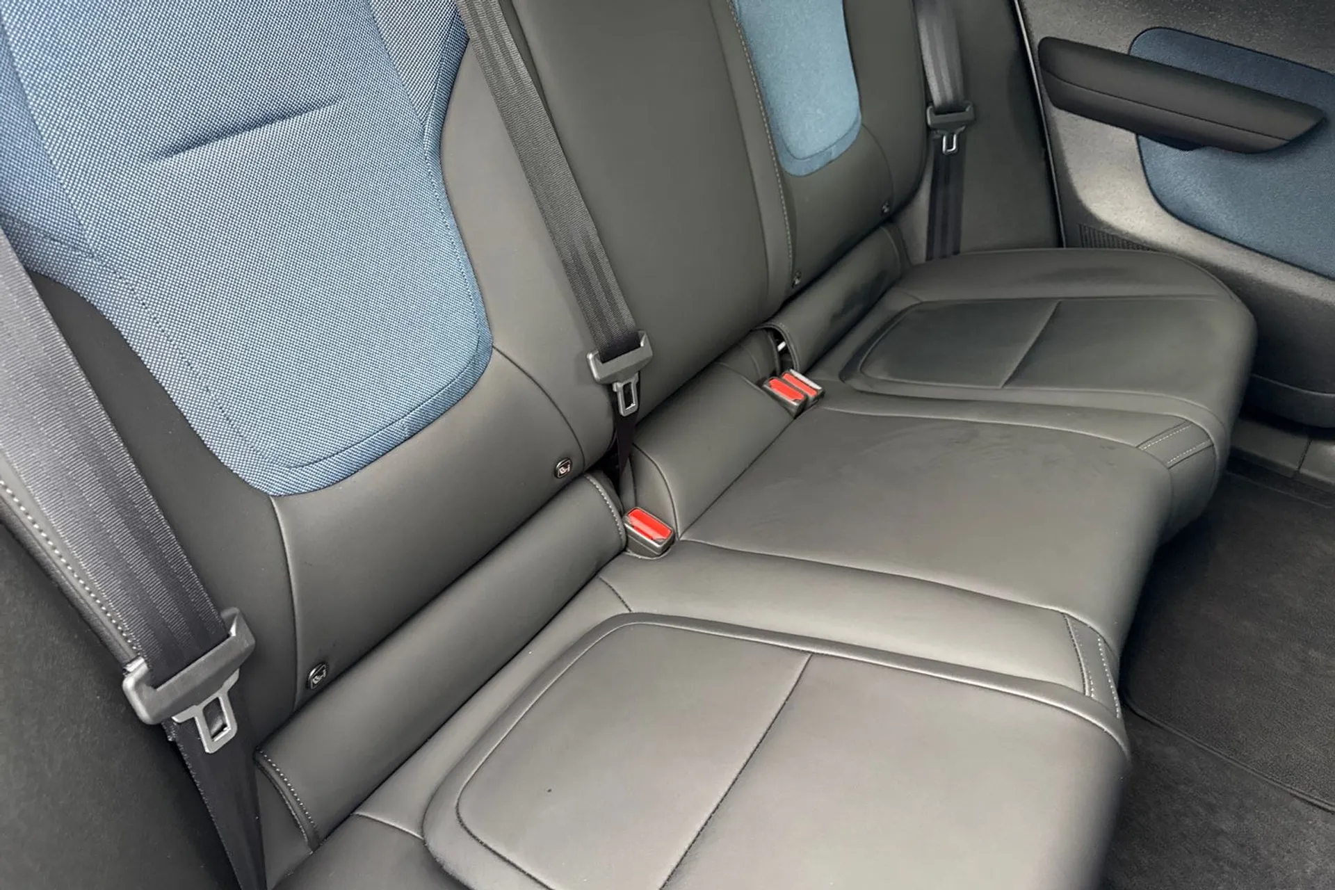 Volvo EX30 thumbnail image number 25