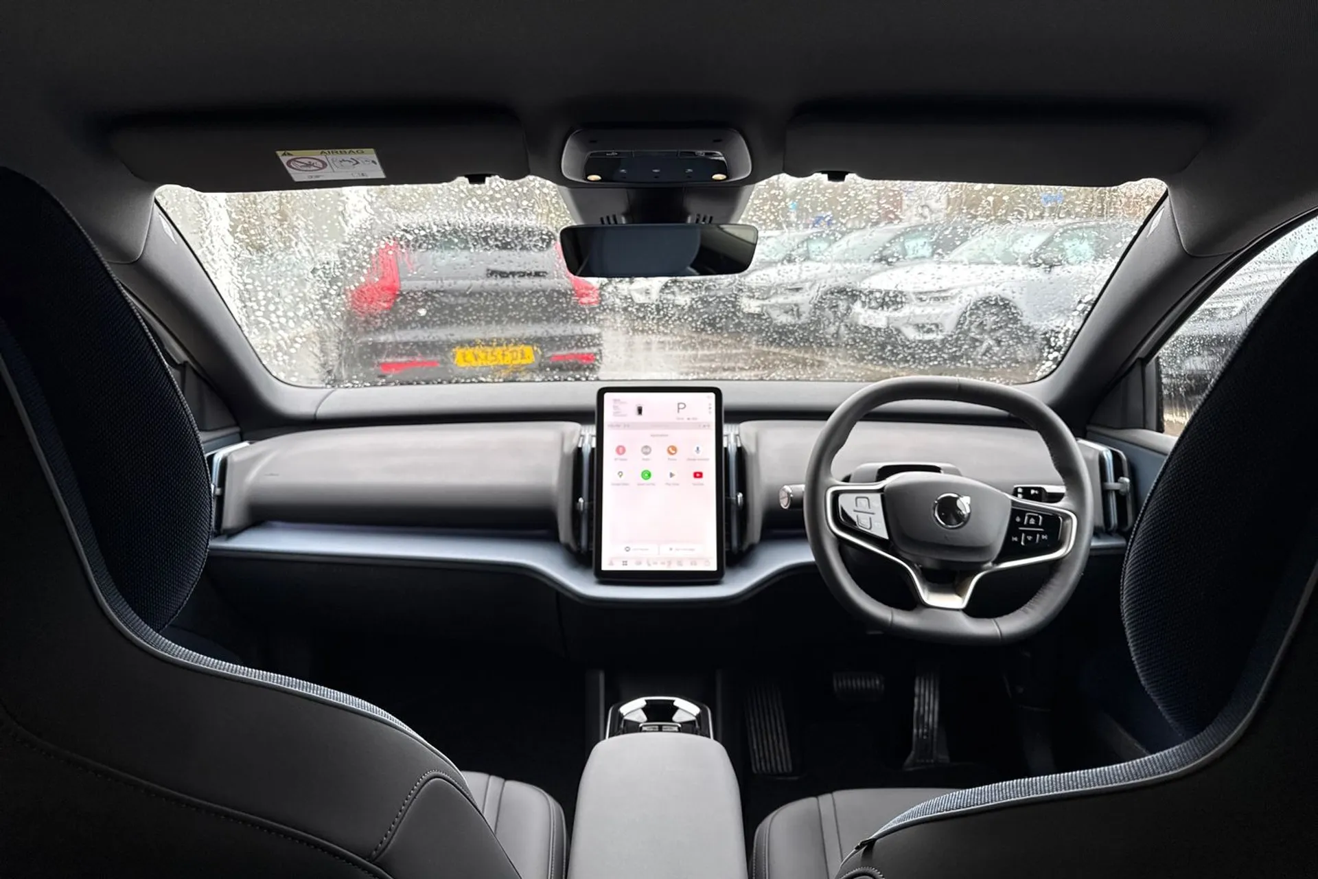 Volvo EX30 thumbnail image number 3