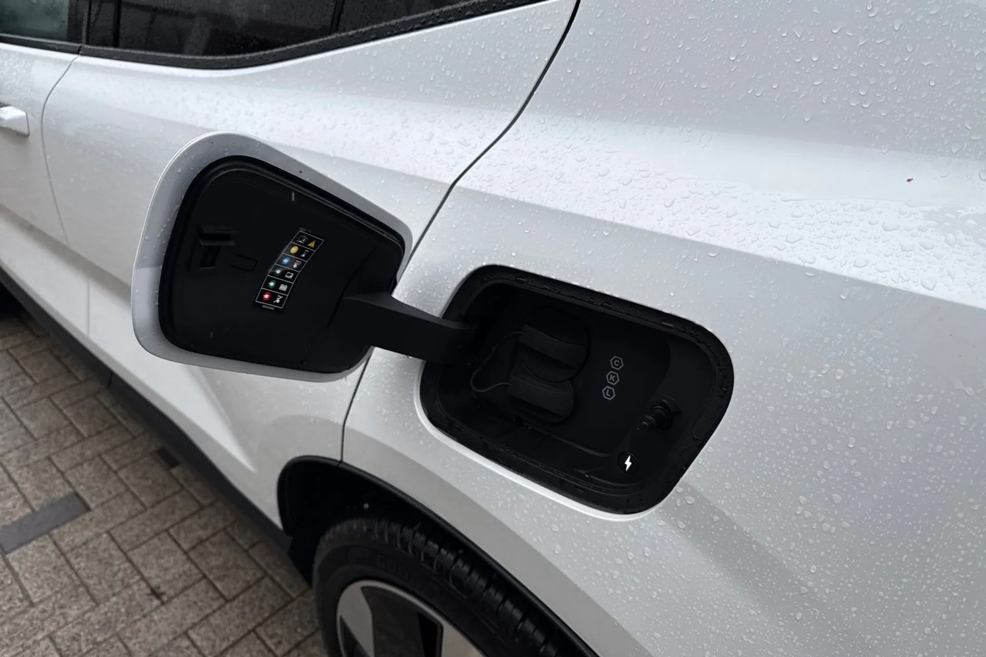 Volvo EX30 thumbnail image number 19