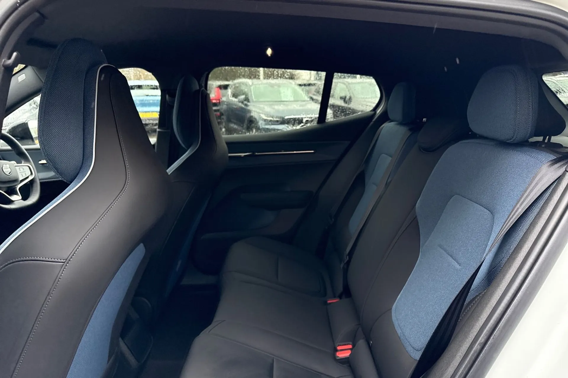 Volvo EX30 thumbnail image number 30