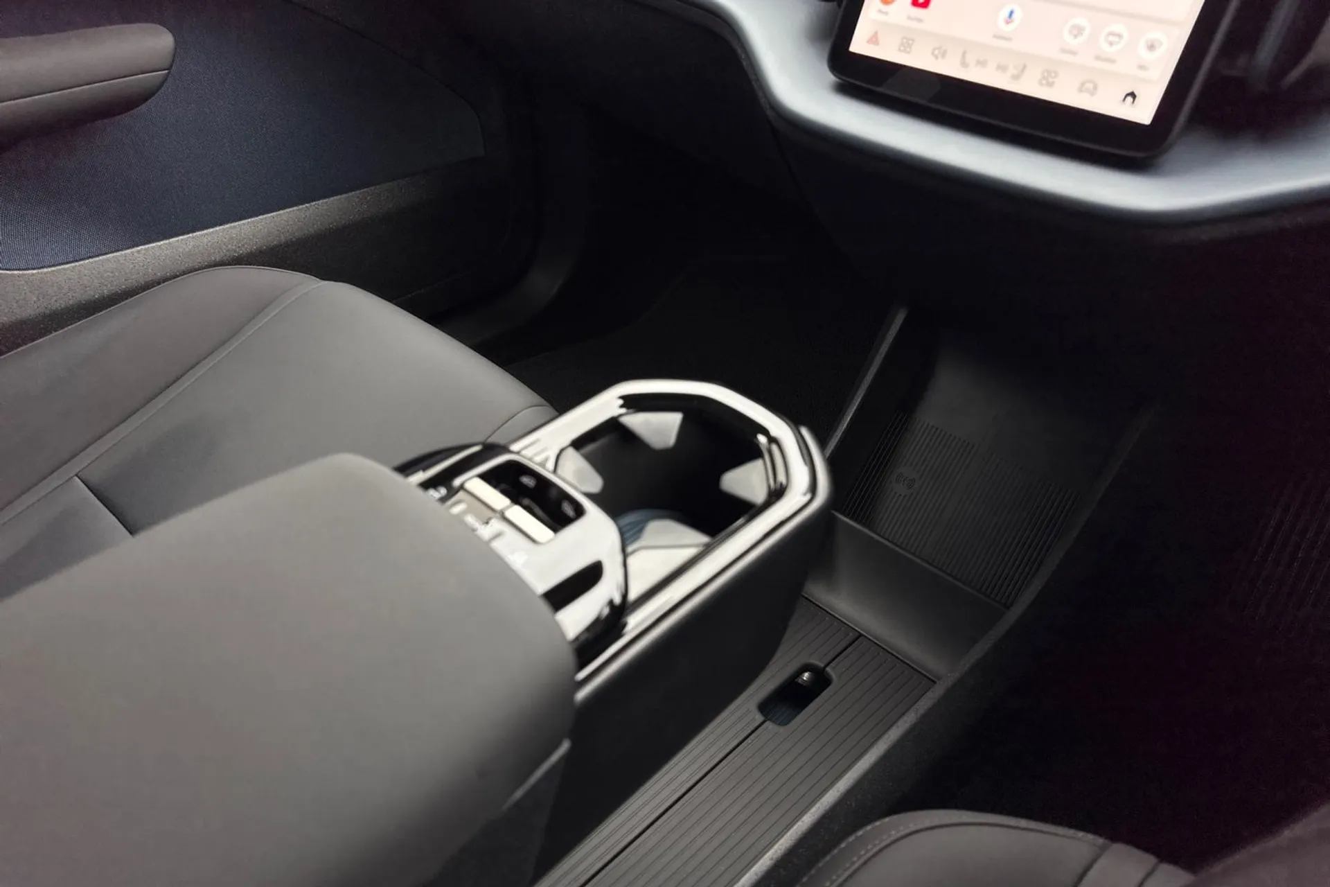 Volvo EX30 thumbnail image number 42