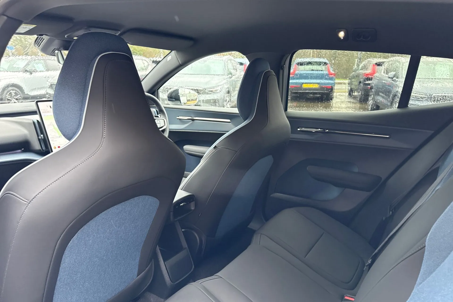 Volvo EX30 thumbnail image number 31