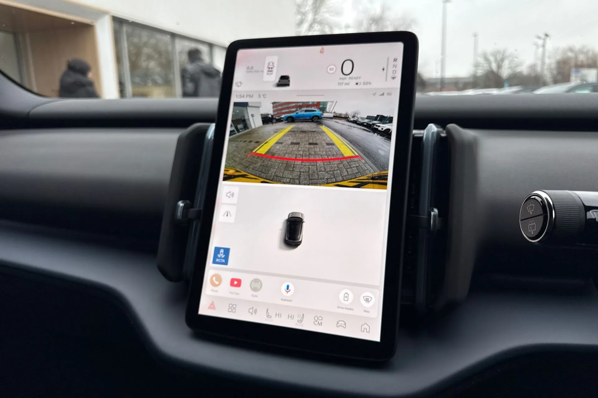 Volvo EX30 thumbnail image number 4