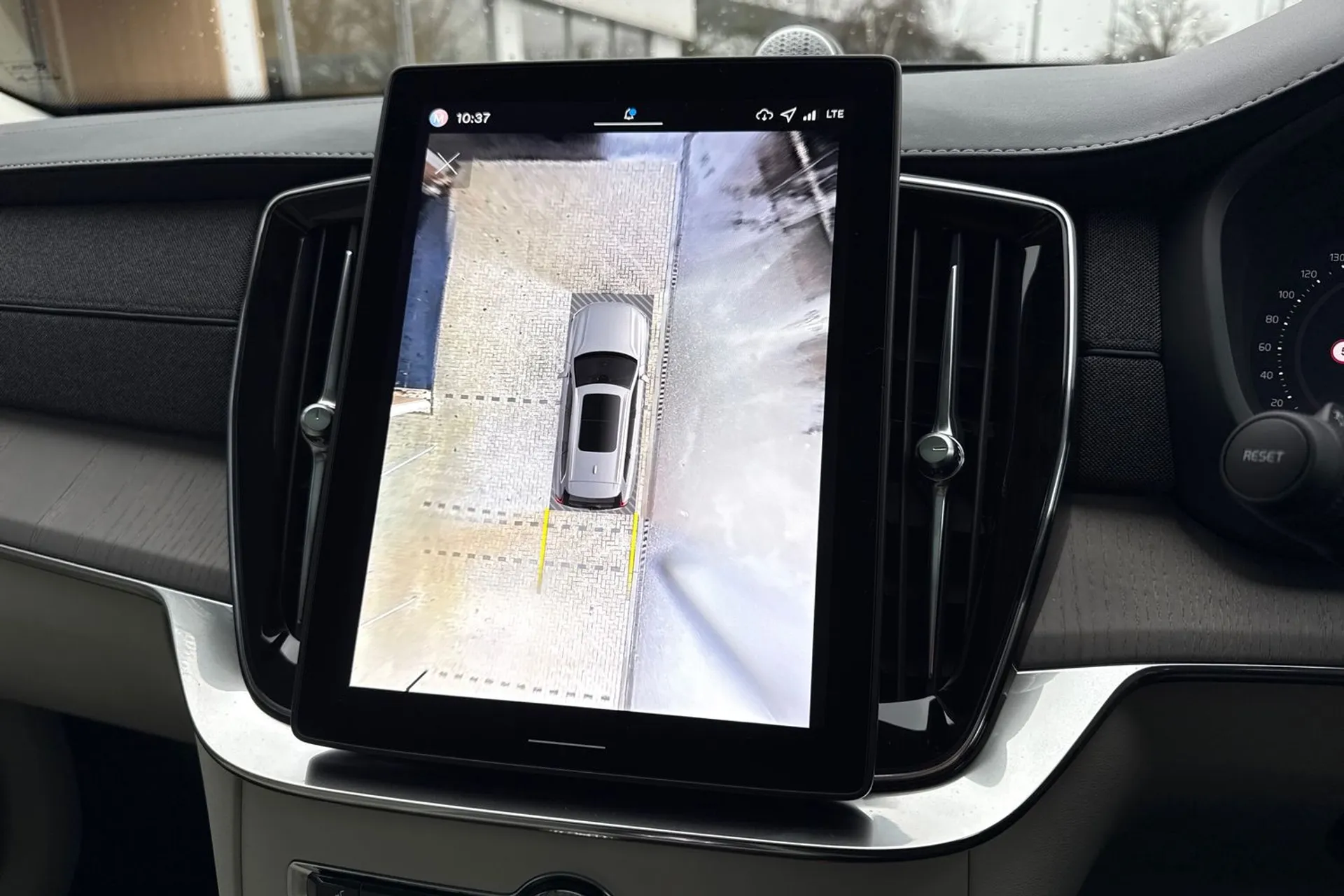 Volvo XC90 thumbnail image number 4