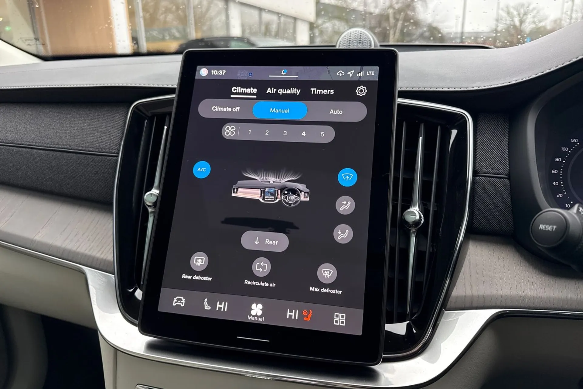 Volvo XC90 thumbnail image number 41