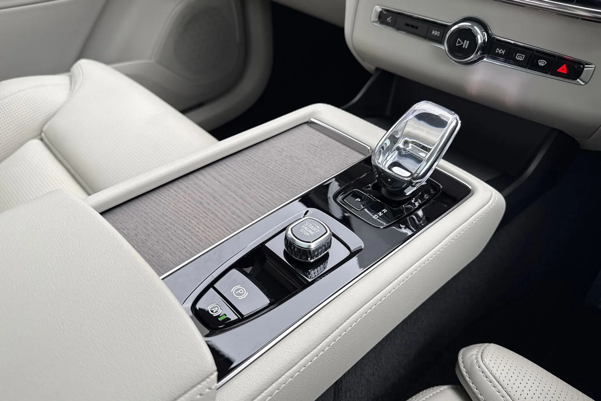 Volvo XC90 thumbnail image number 46