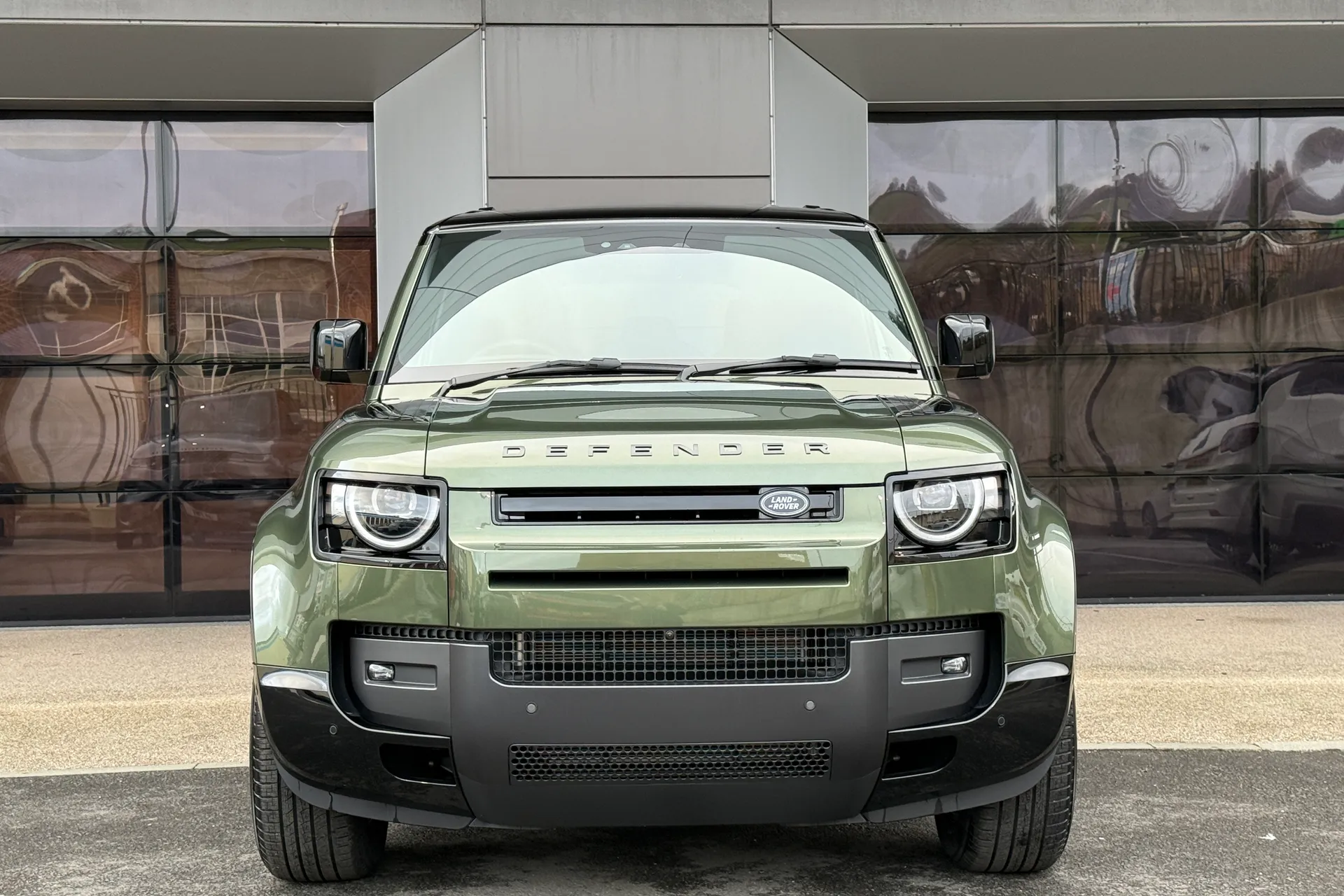 LAND ROVER Defender 110 thumbnail image number 9