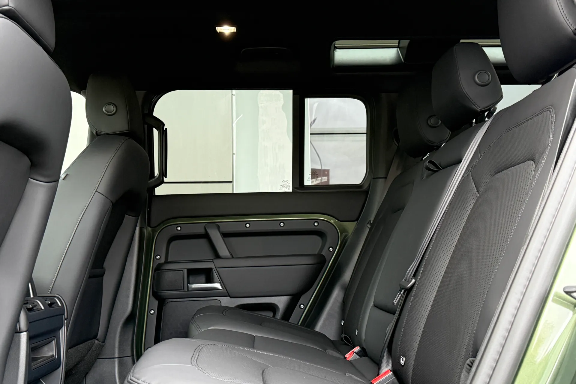 LAND ROVER Defender 110 thumbnail image number 50