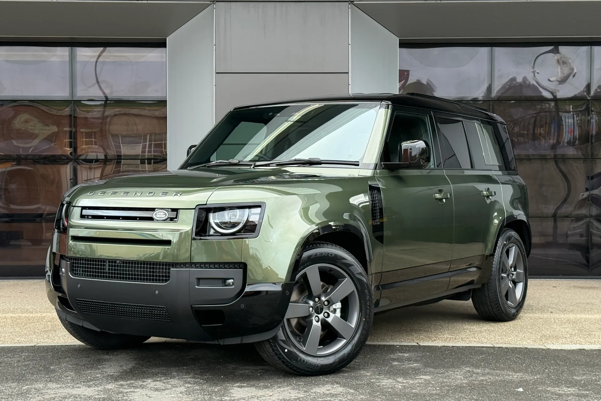 LAND ROVER Defender 110 thumbnail image number 7