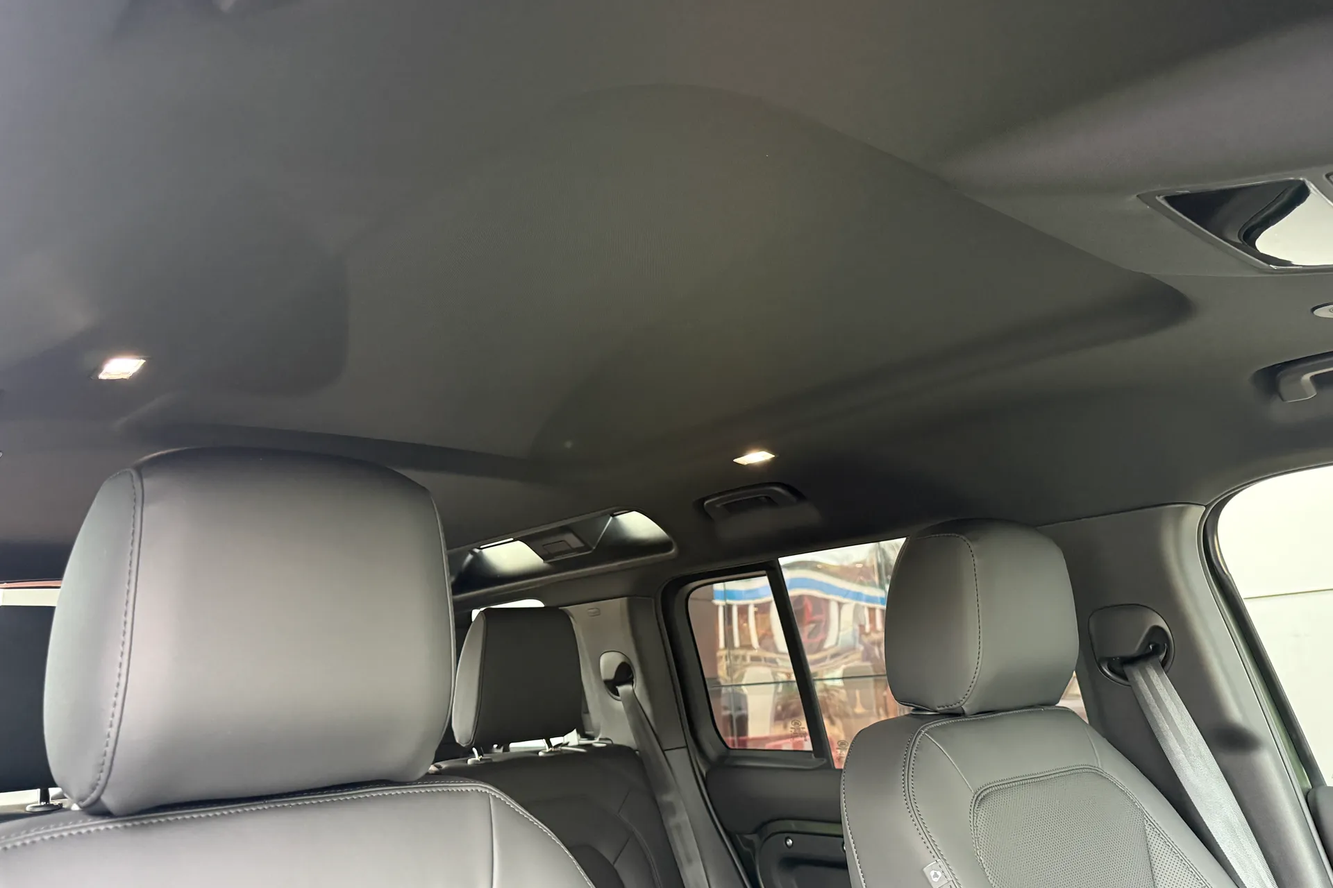 LAND ROVER Defender 110 thumbnail image number 14