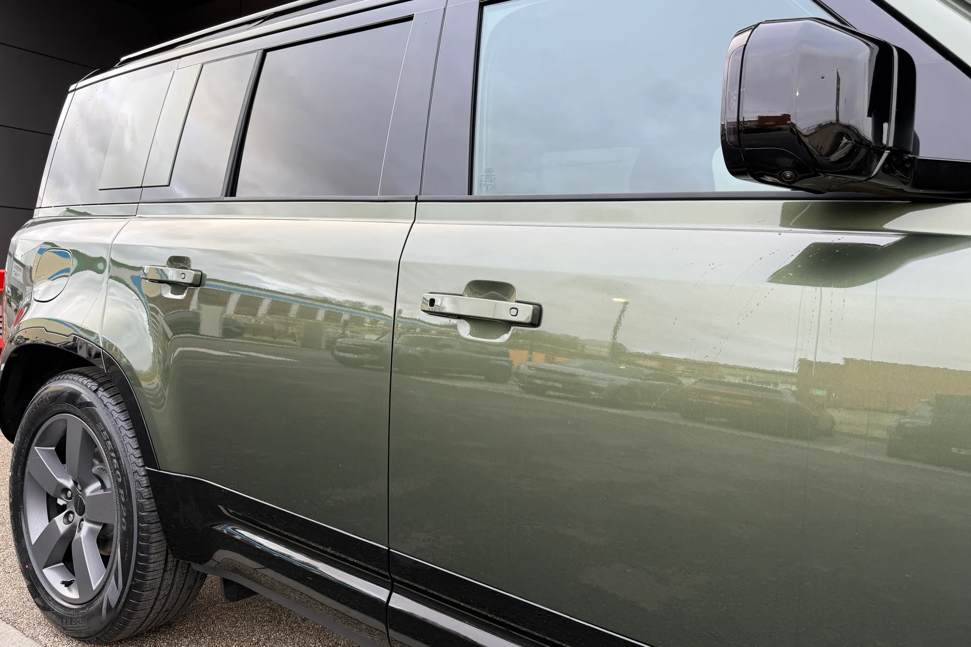 LAND ROVER Defender 110 thumbnail image number 31