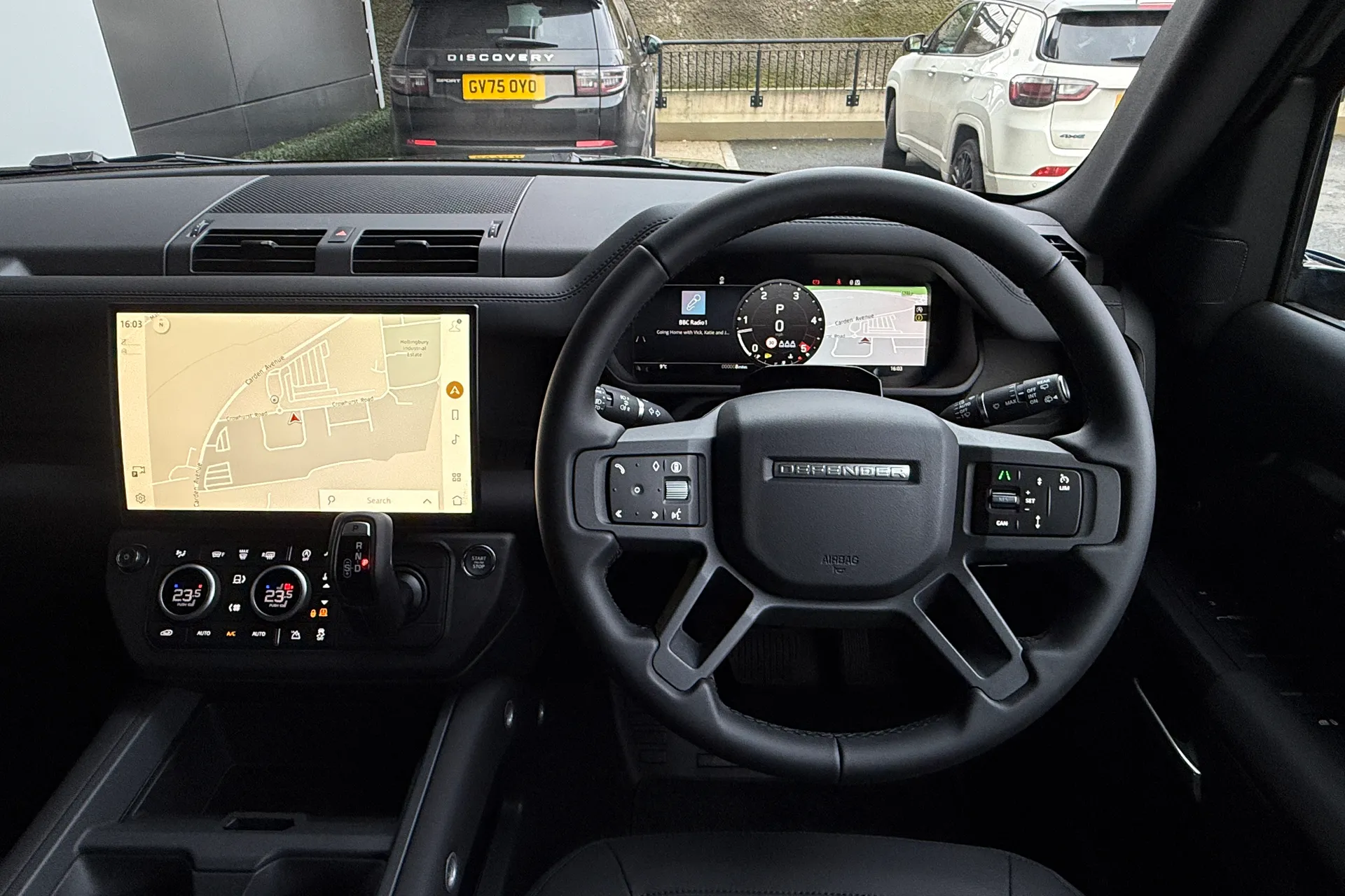 LAND ROVER Defender 110 thumbnail image number 25