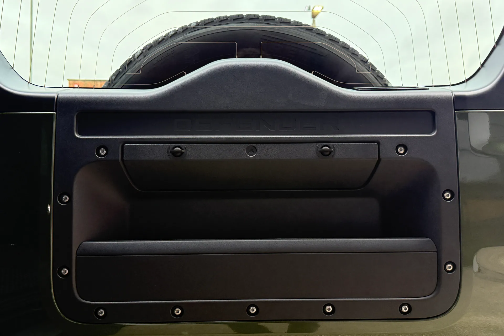 LAND ROVER Defender 110 thumbnail image number 42