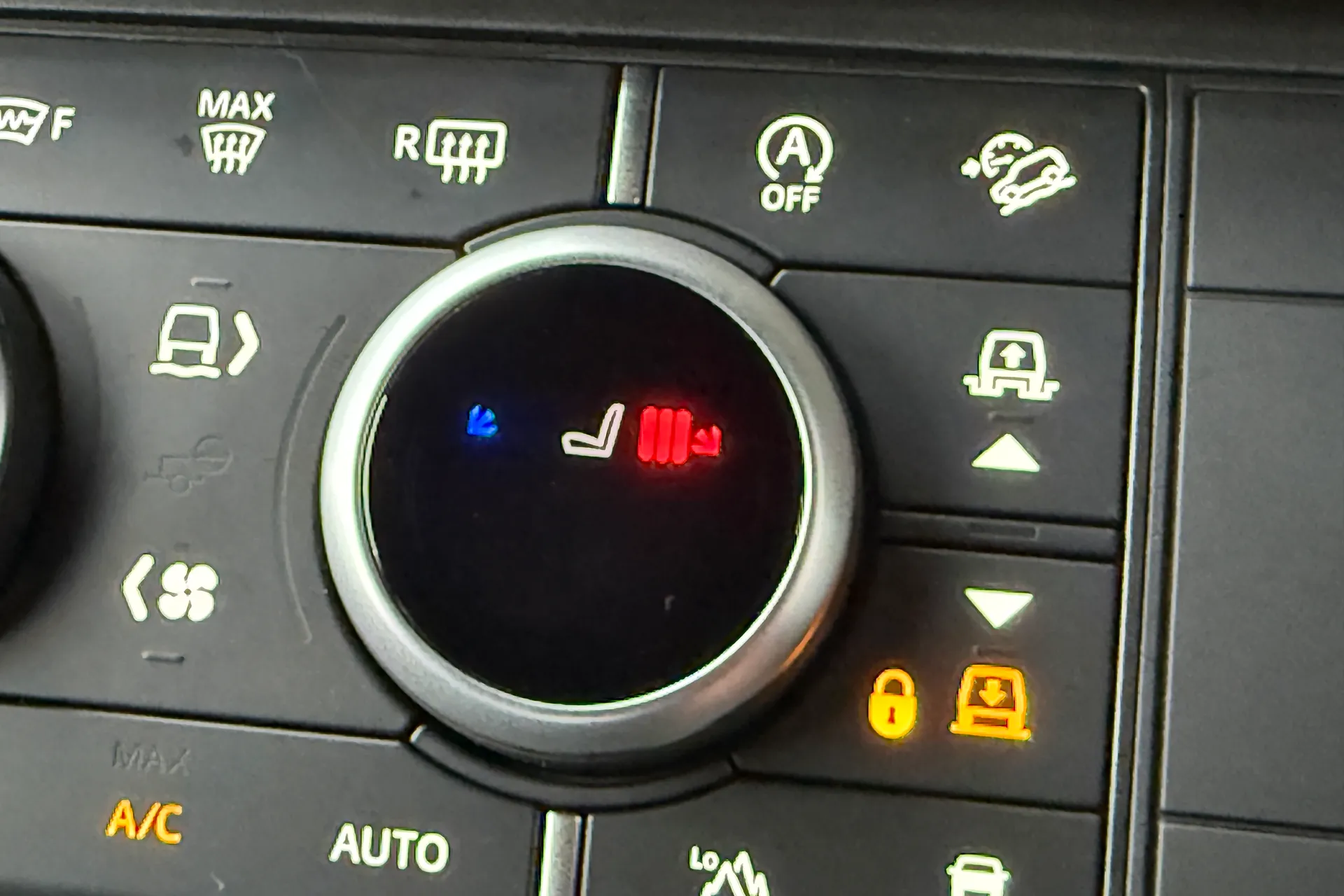 LAND ROVER Defender 110 thumbnail image number 11