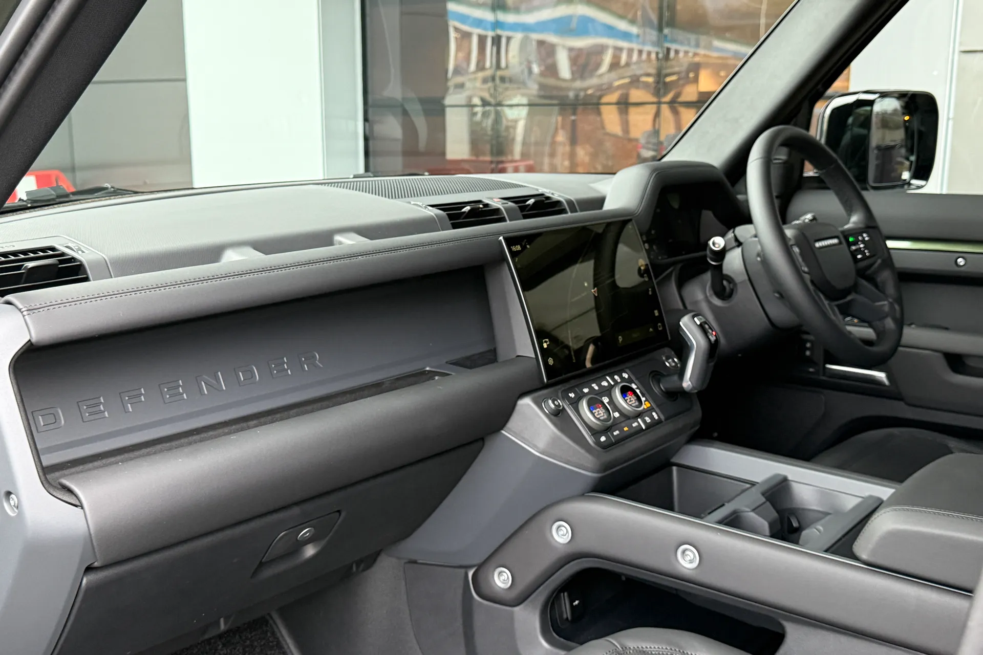 LAND ROVER Defender 110 thumbnail image number 46