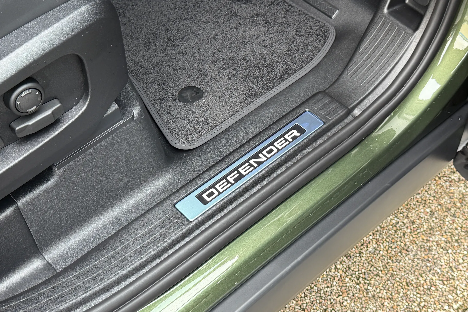 LAND ROVER Defender 110 thumbnail image number 18