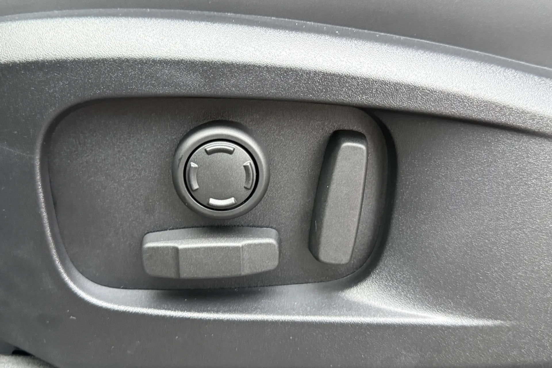 LAND ROVER Defender 110 thumbnail image number 49