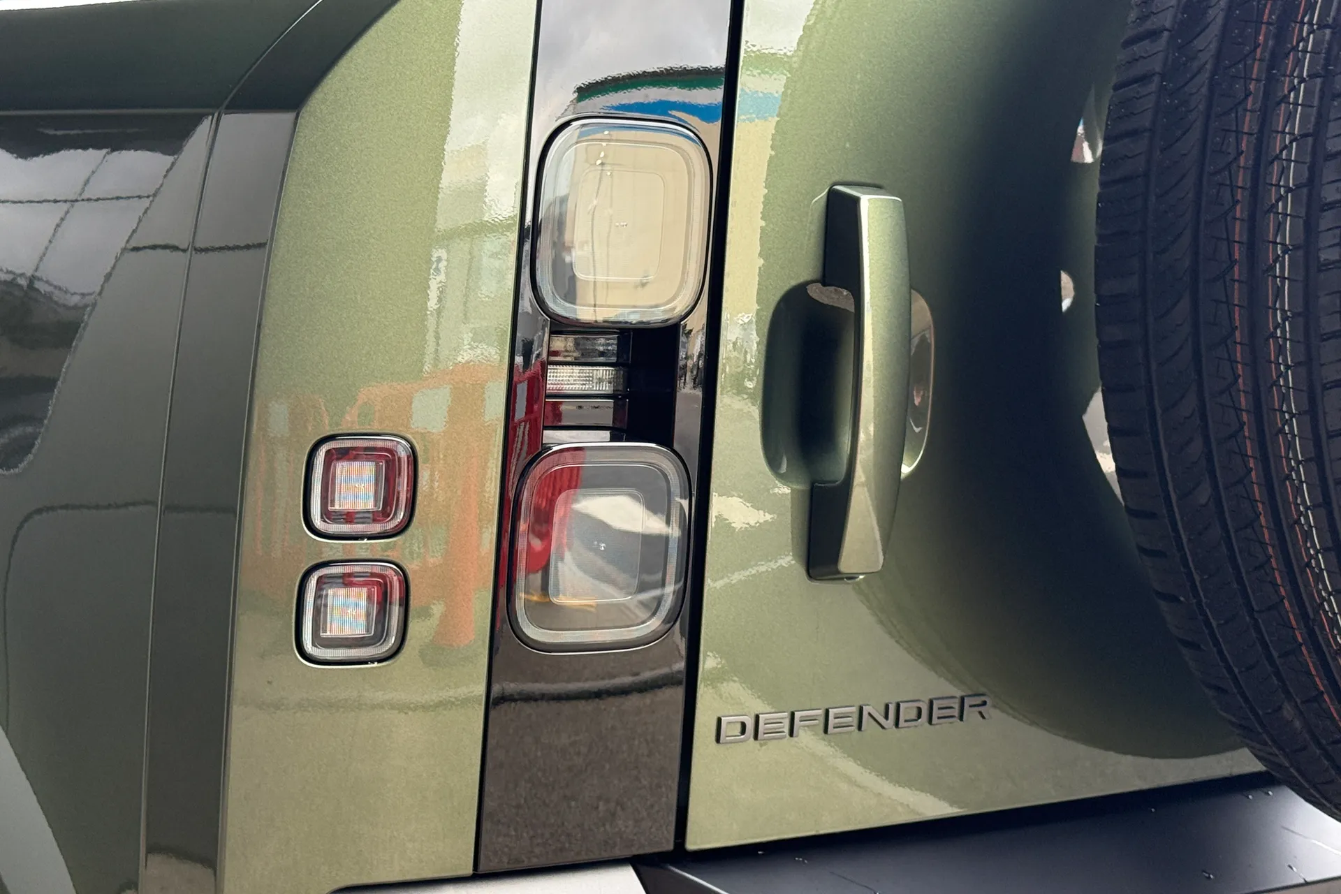 LAND ROVER Defender 110 thumbnail image number 39
