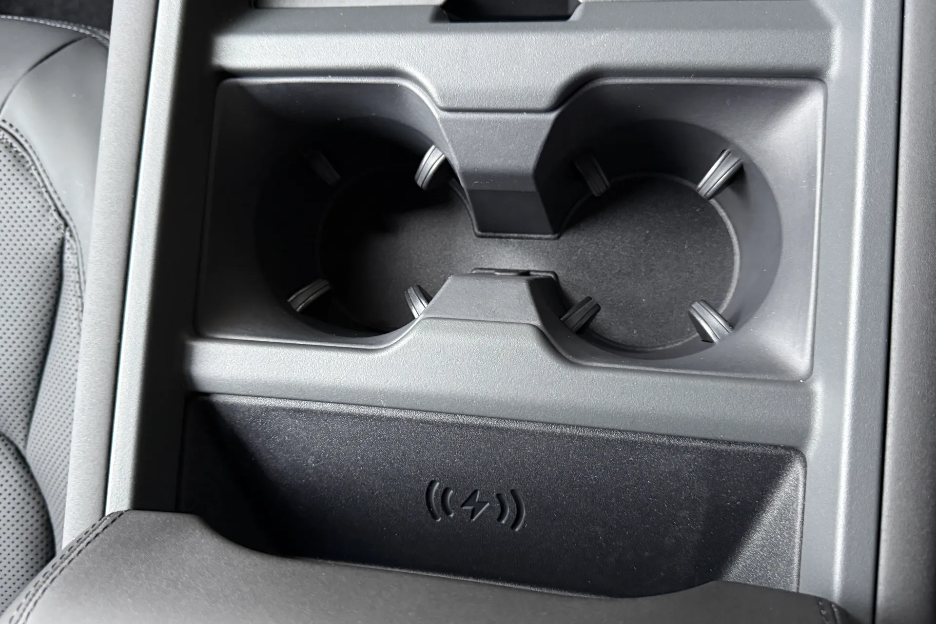 LAND ROVER Defender 110 thumbnail image number 53