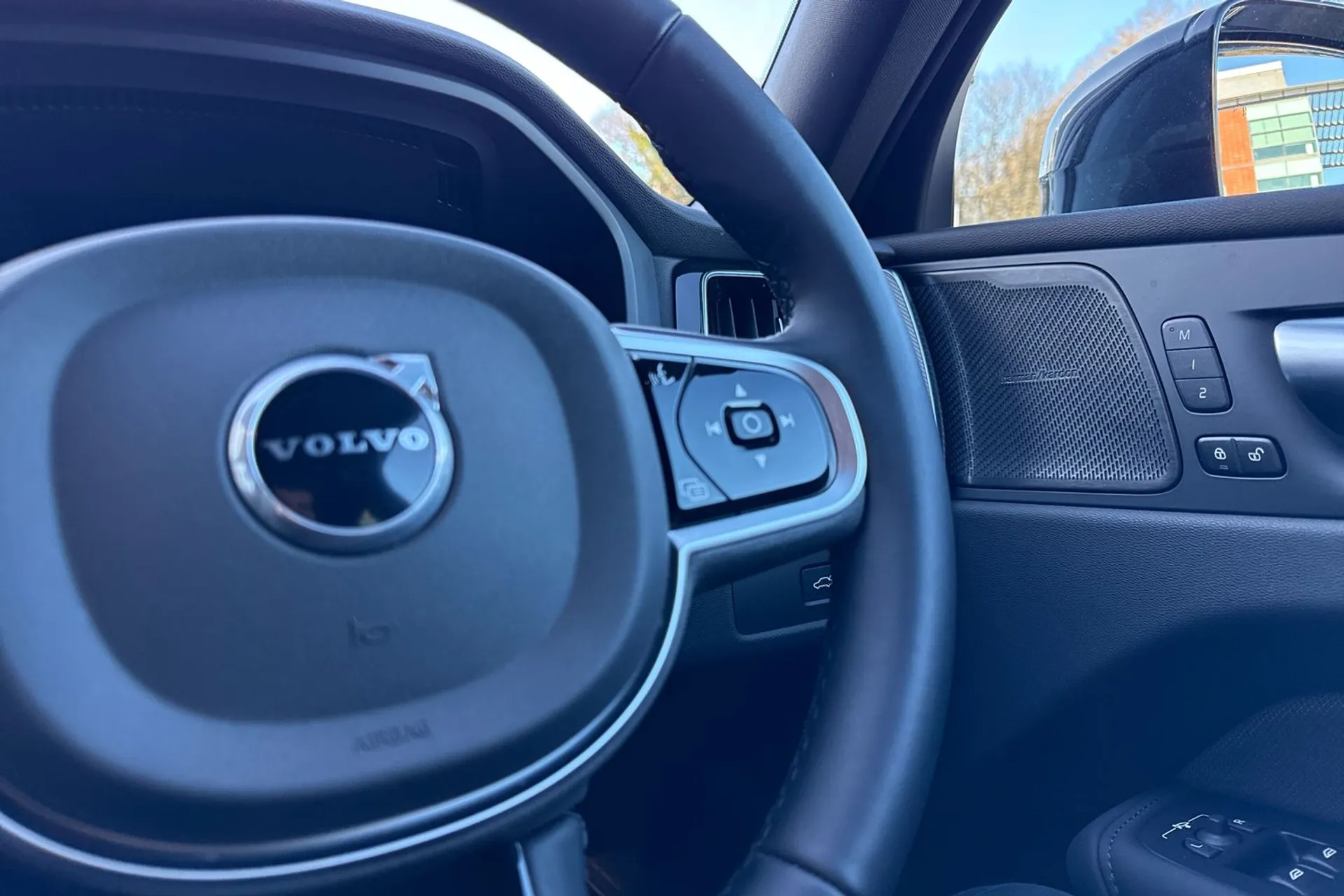 Volvo XC60 thumbnail image number 37