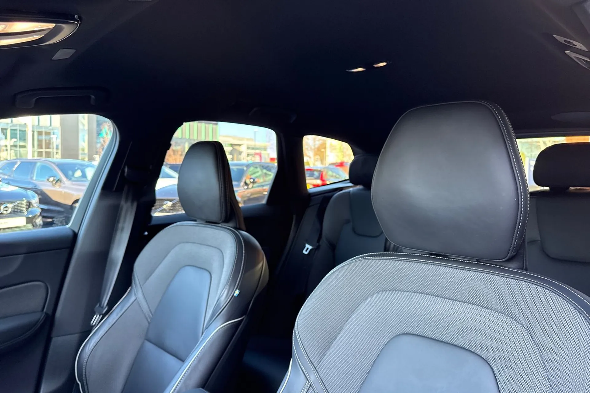 Volvo XC60 thumbnail image number 29