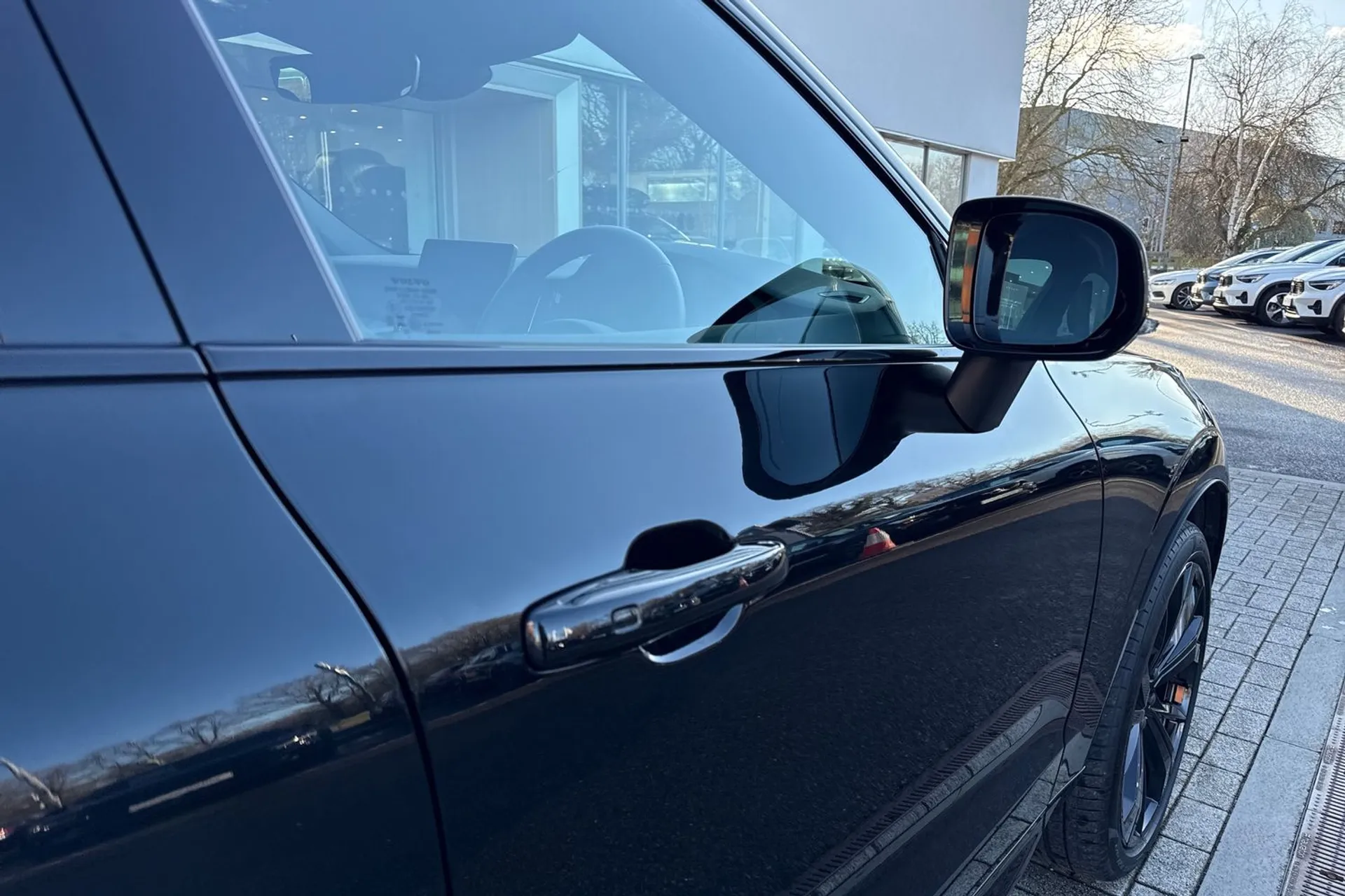 Volvo XC60 thumbnail image number 17