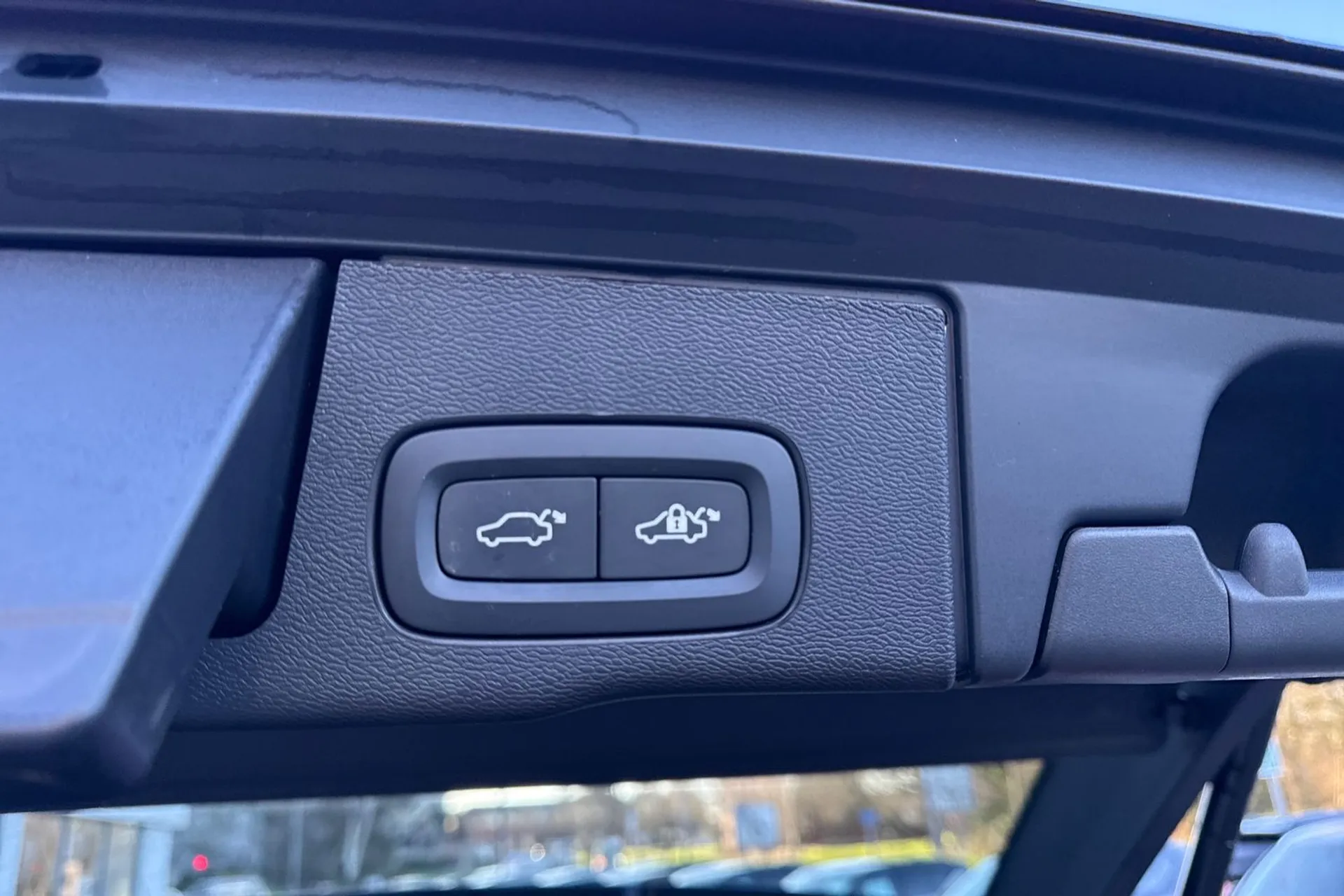 Volvo XC60 thumbnail image number 21