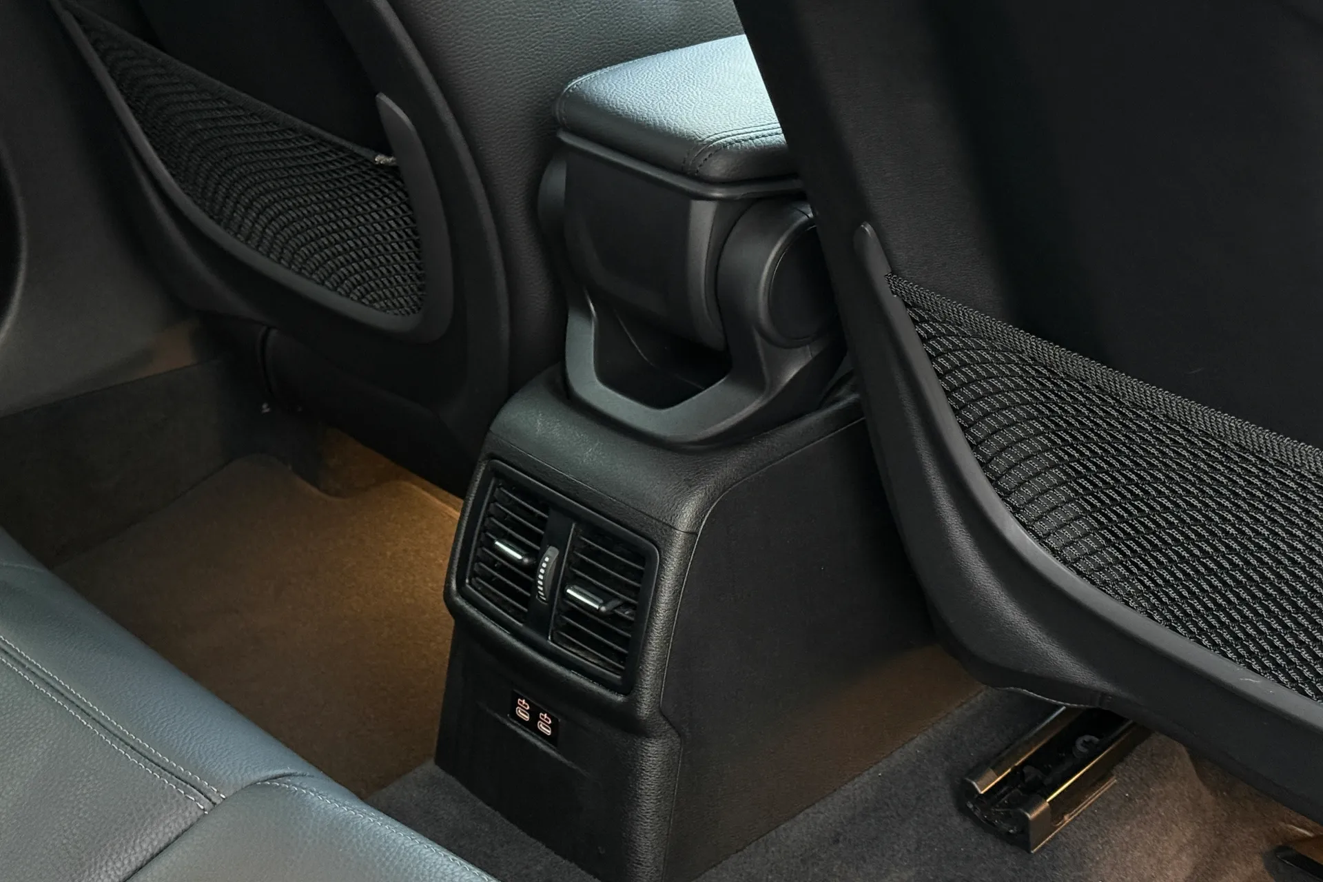 BMW X2 thumbnail image number 34