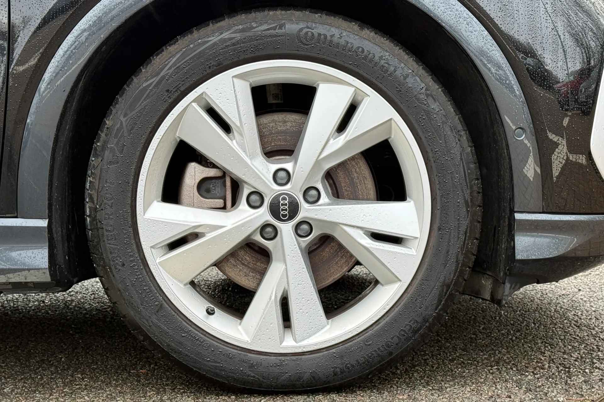 Audi Q4 thumbnail image number 35