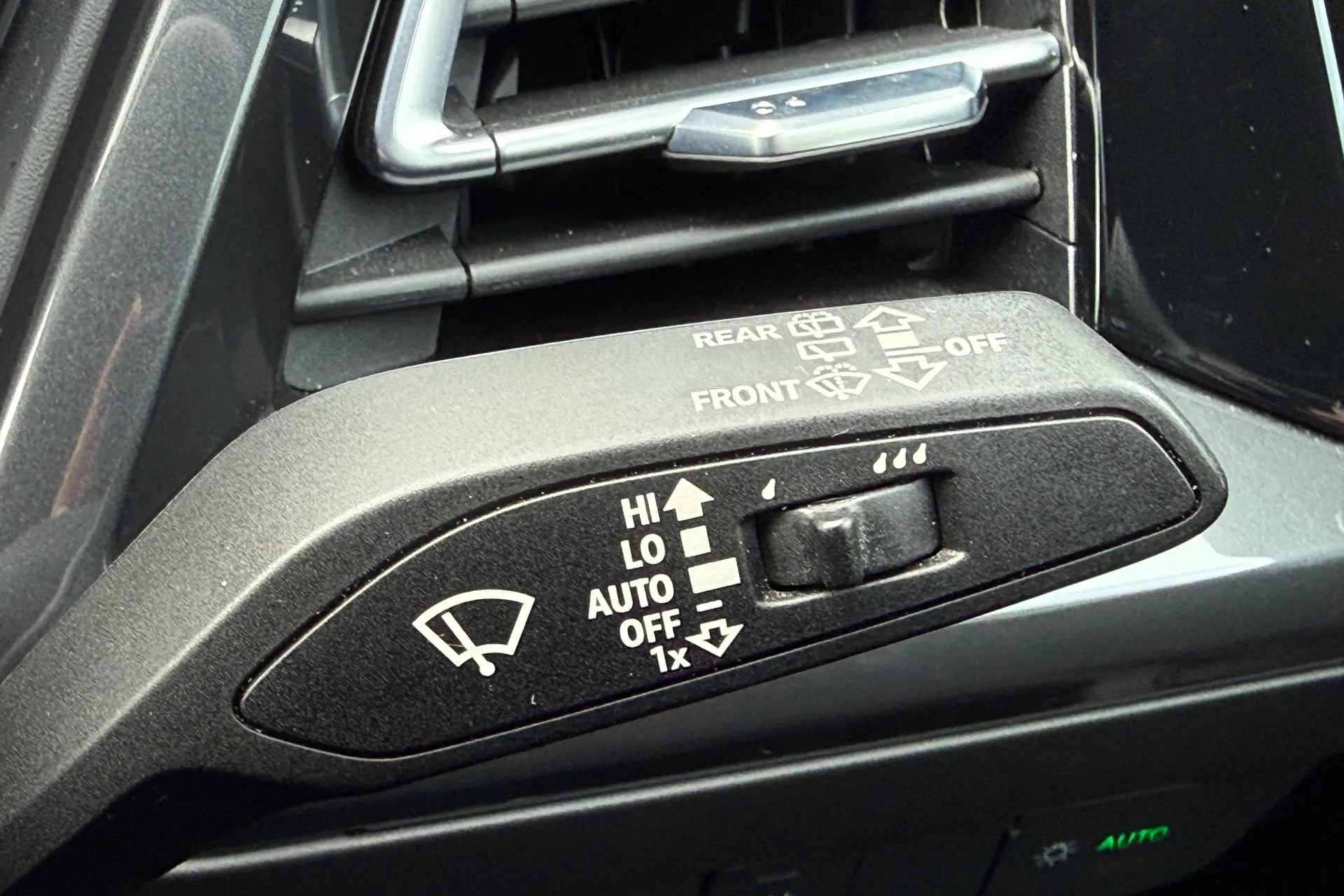 Audi Q4 thumbnail image number 65