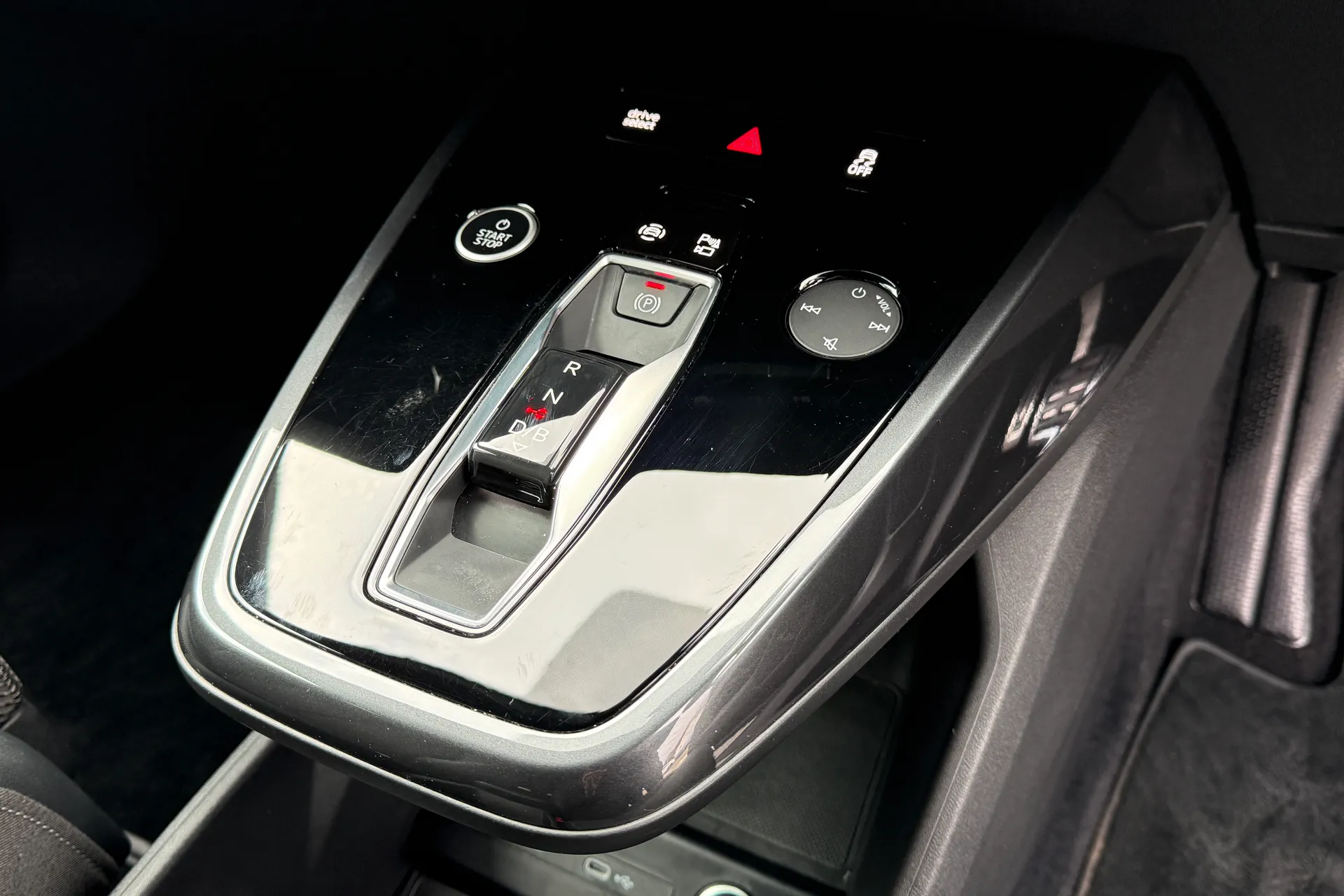 Audi Q4 thumbnail image number 50