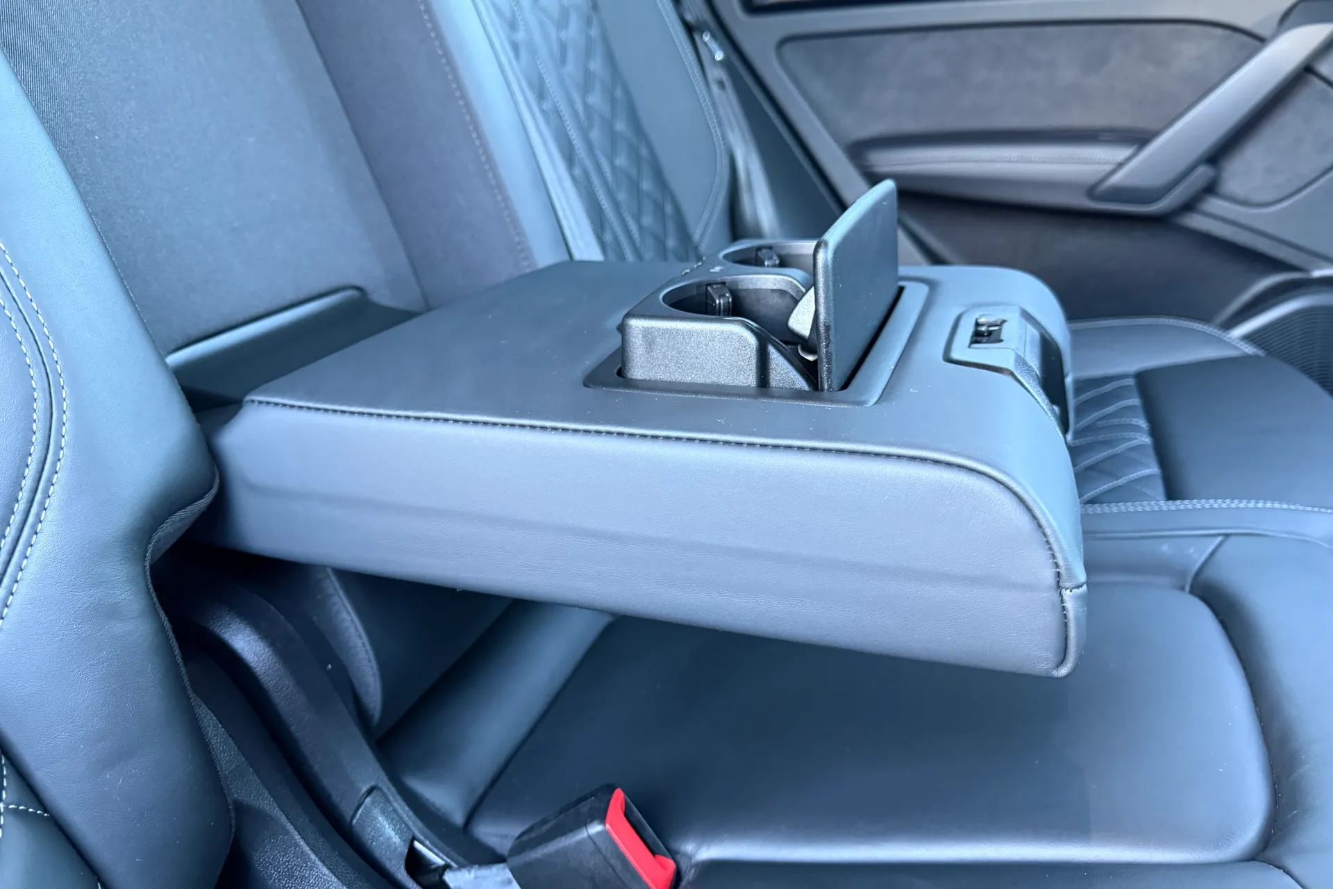 Audi Q5 thumbnail image number 45