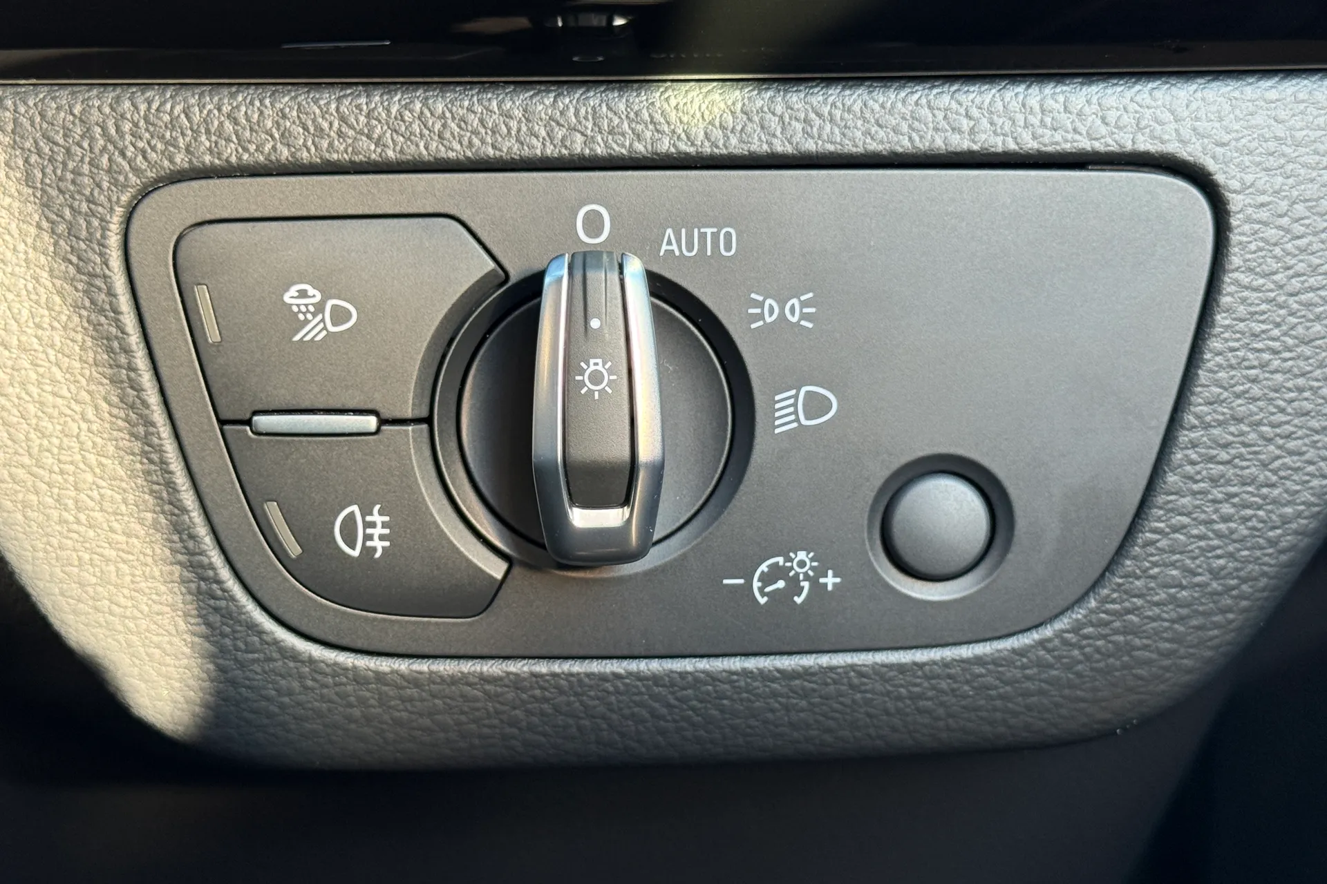 Audi Q5 thumbnail image number 22