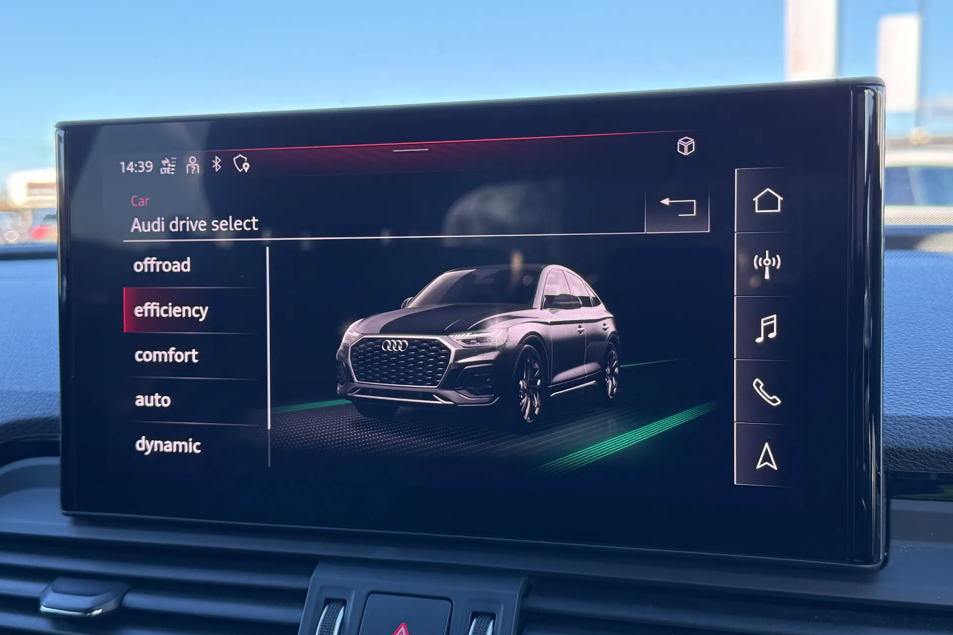 Audi Q5 thumbnail image number 9