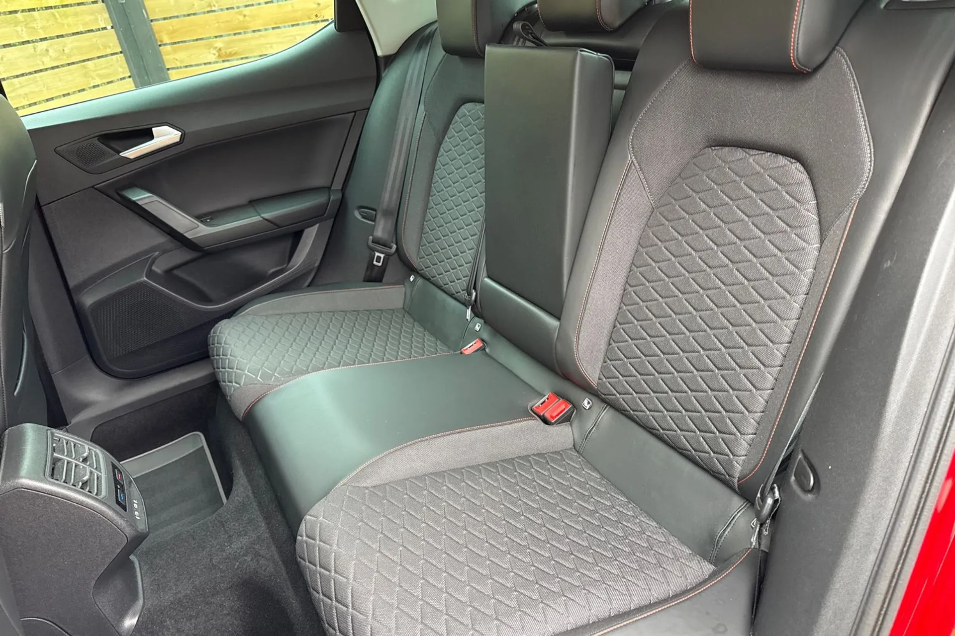 SEAT LEON thumbnail image number 32