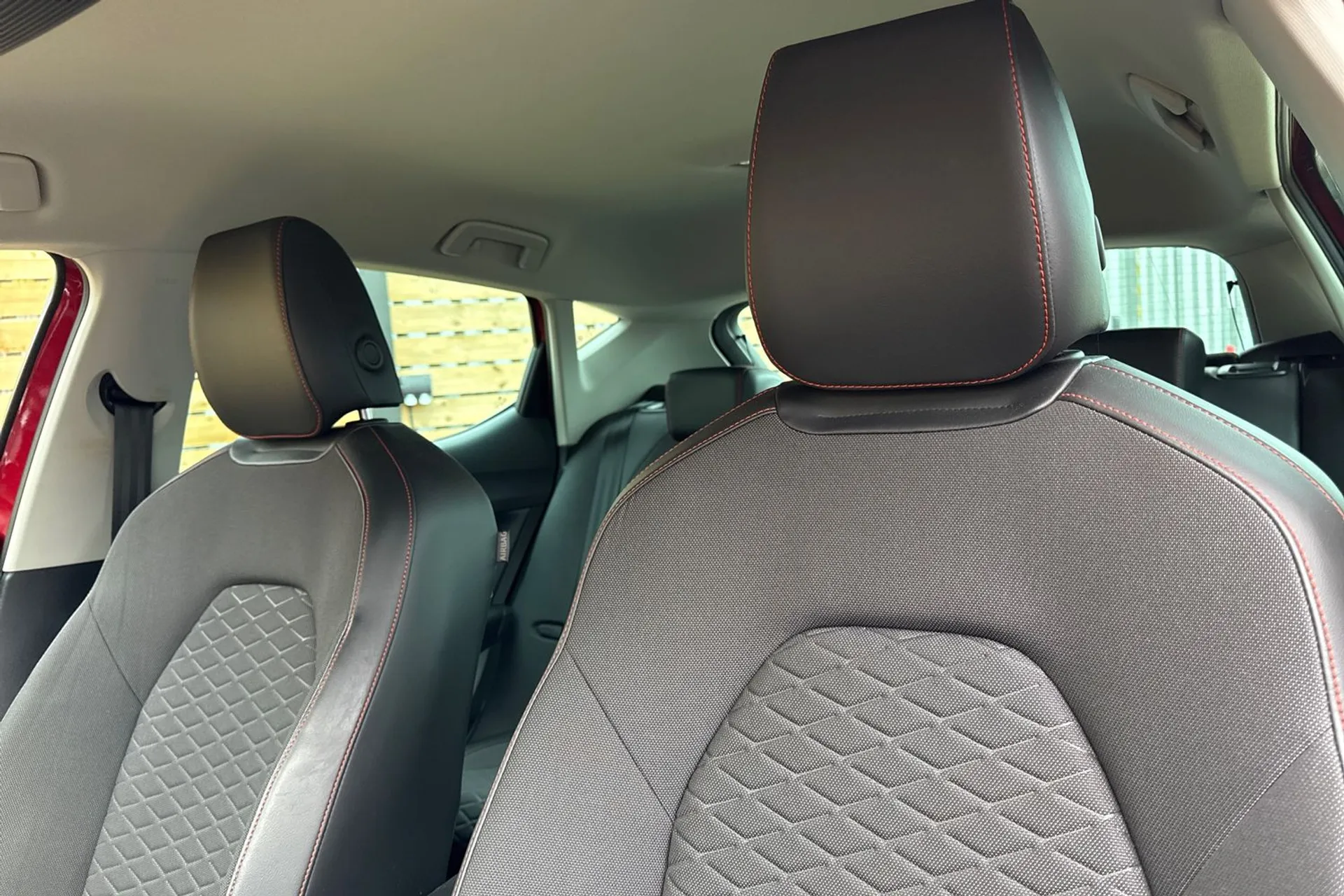 SEAT LEON thumbnail image number 31