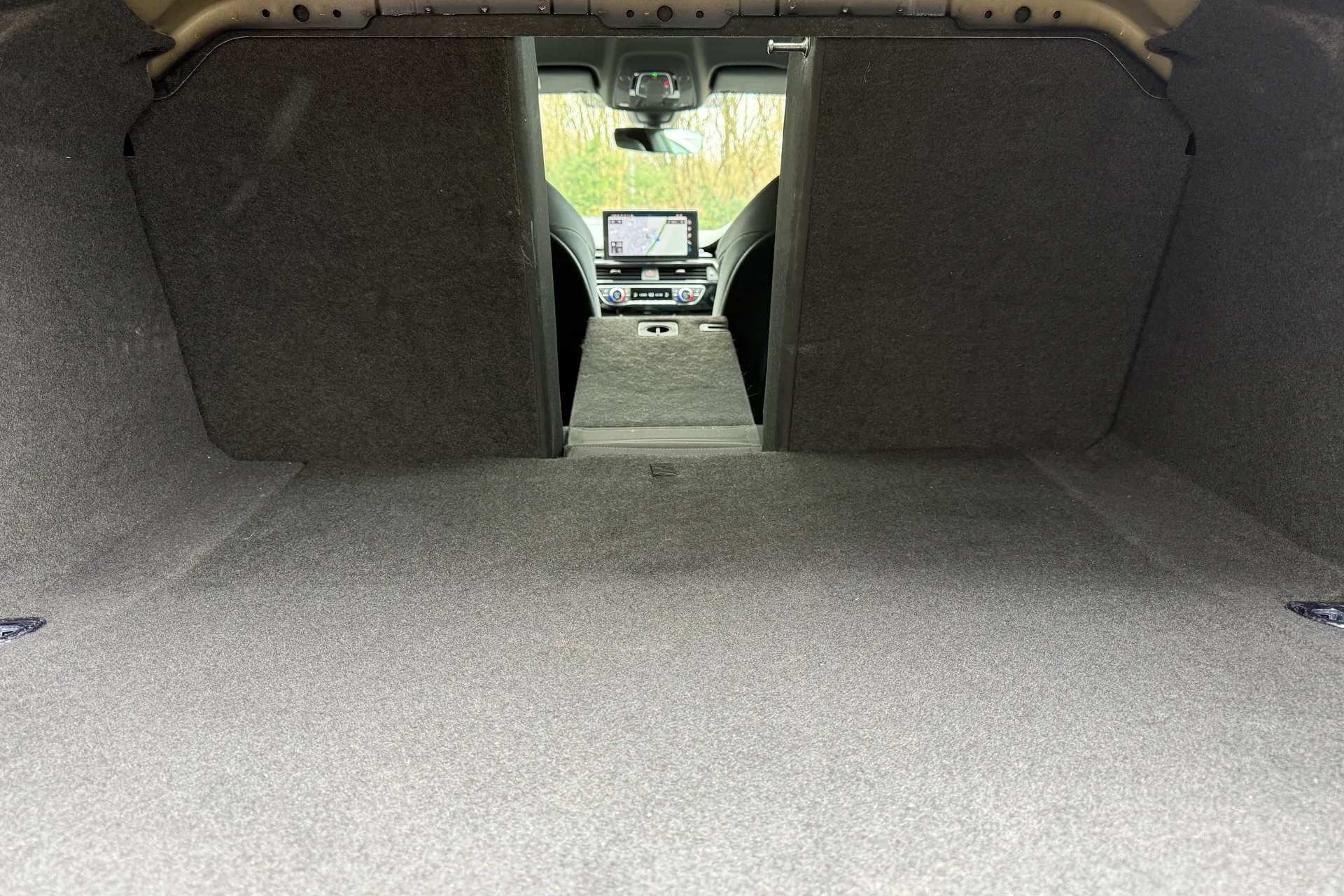 Audi A5 thumbnail image number 35