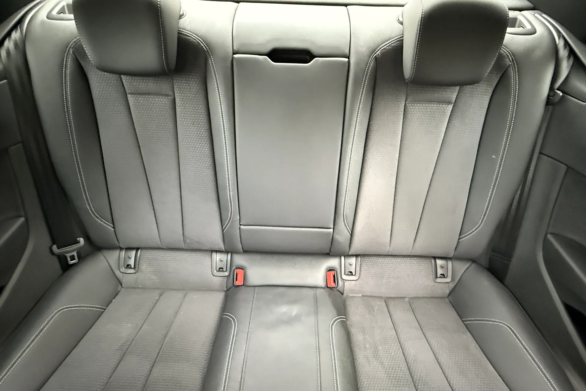 Audi A5 thumbnail image number 25