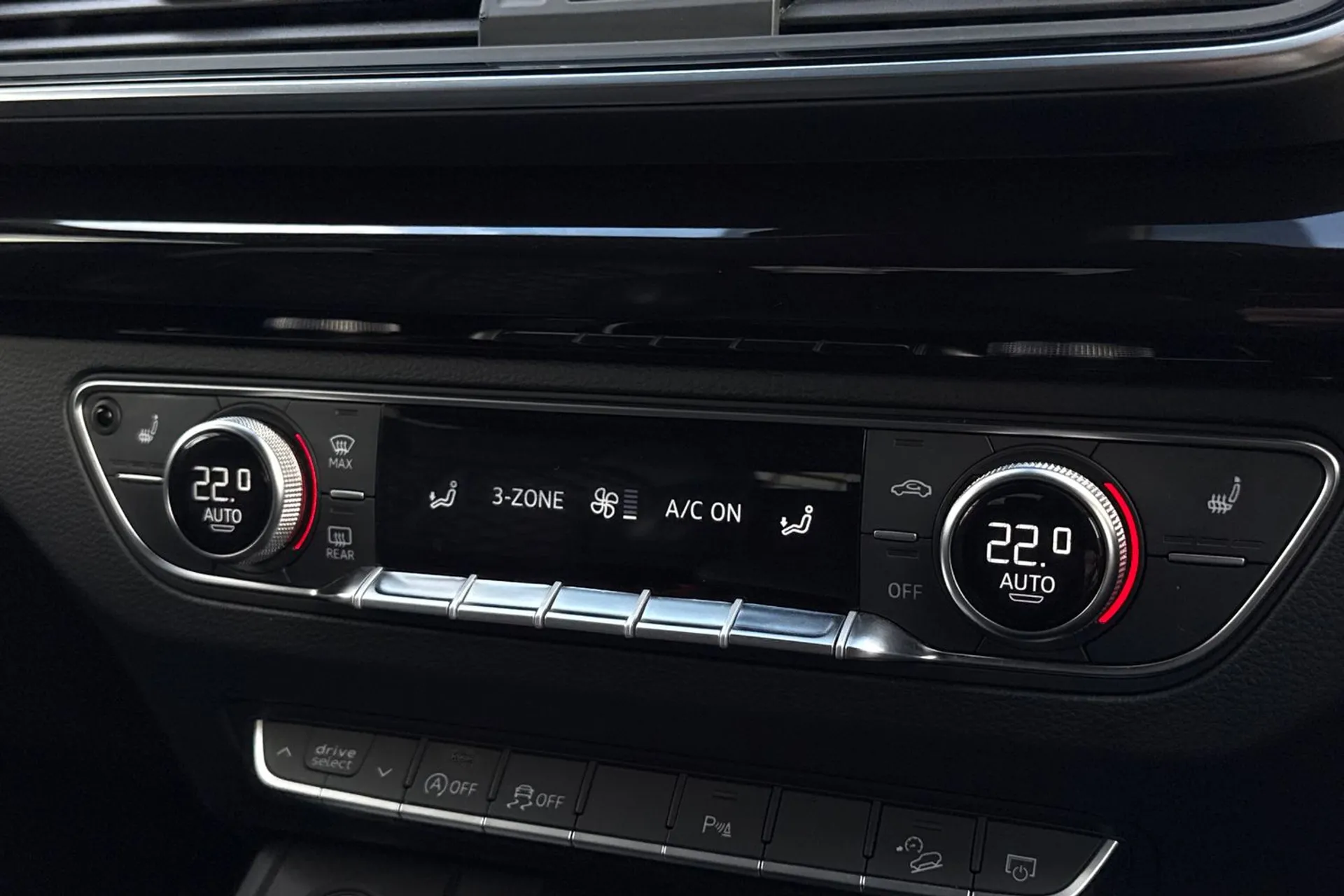 Audi Q5 thumbnail image number 11