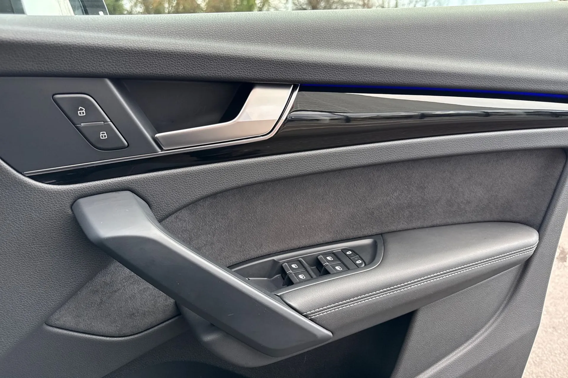 Audi Q5 thumbnail image number 36