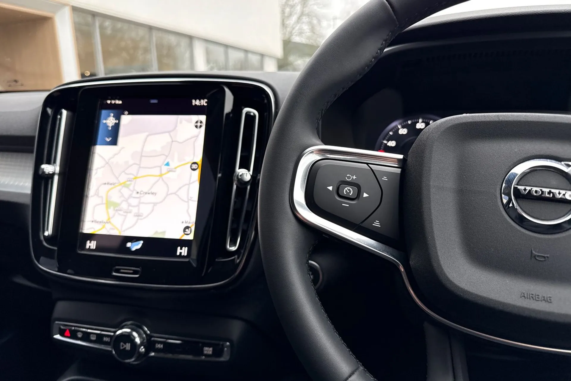 Volvo XC40 thumbnail image number 36