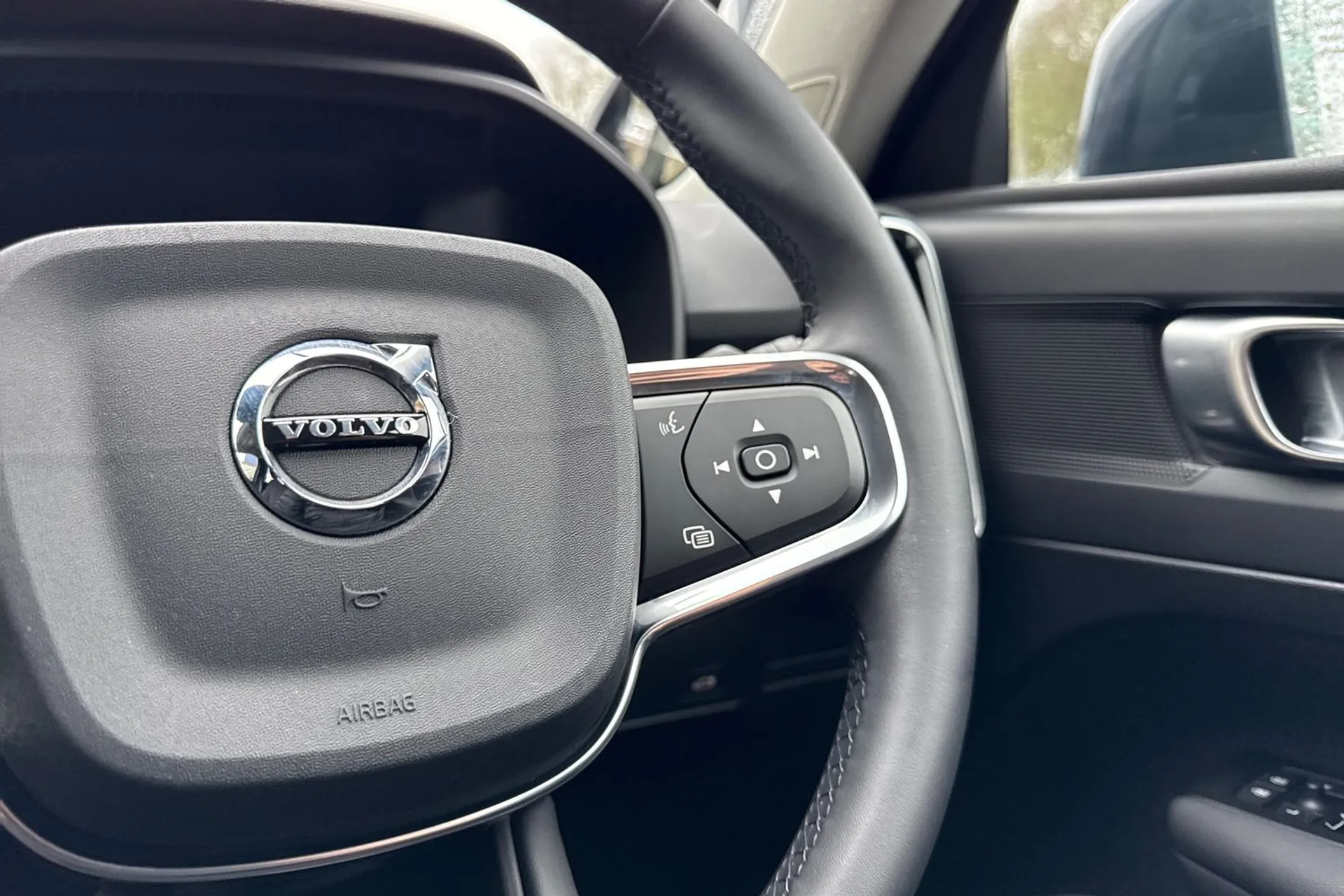 Volvo XC40 thumbnail image number 37