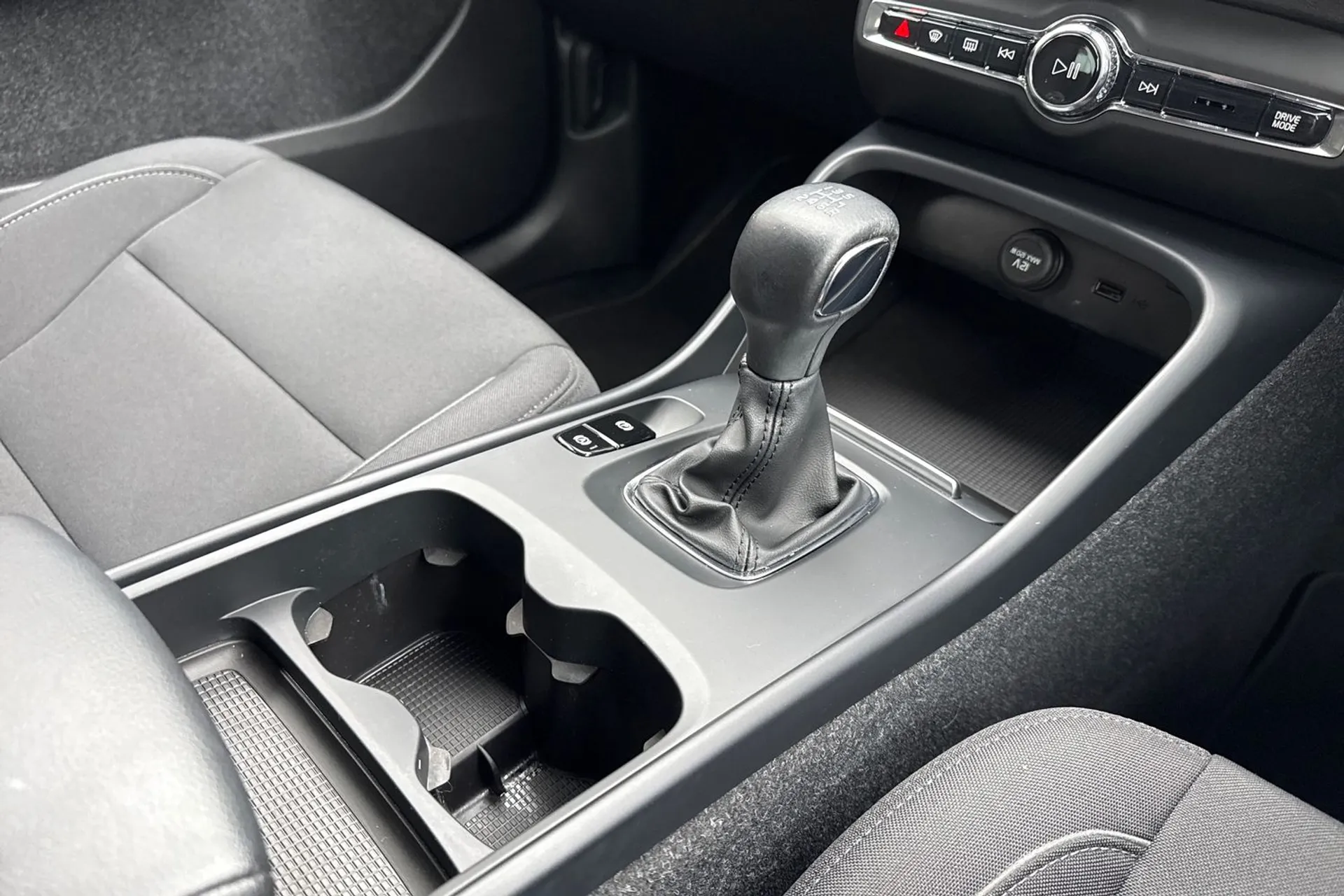 Volvo XC40 thumbnail image number 42