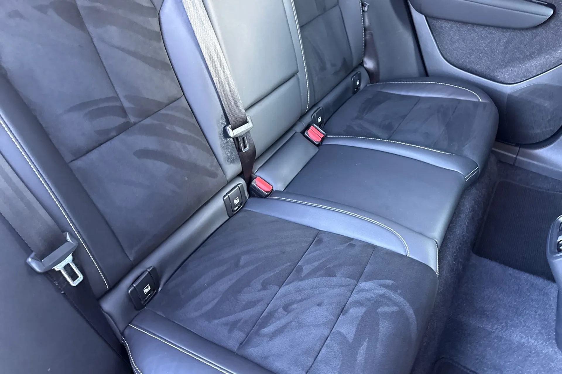 Volvo XC40 thumbnail image number 25