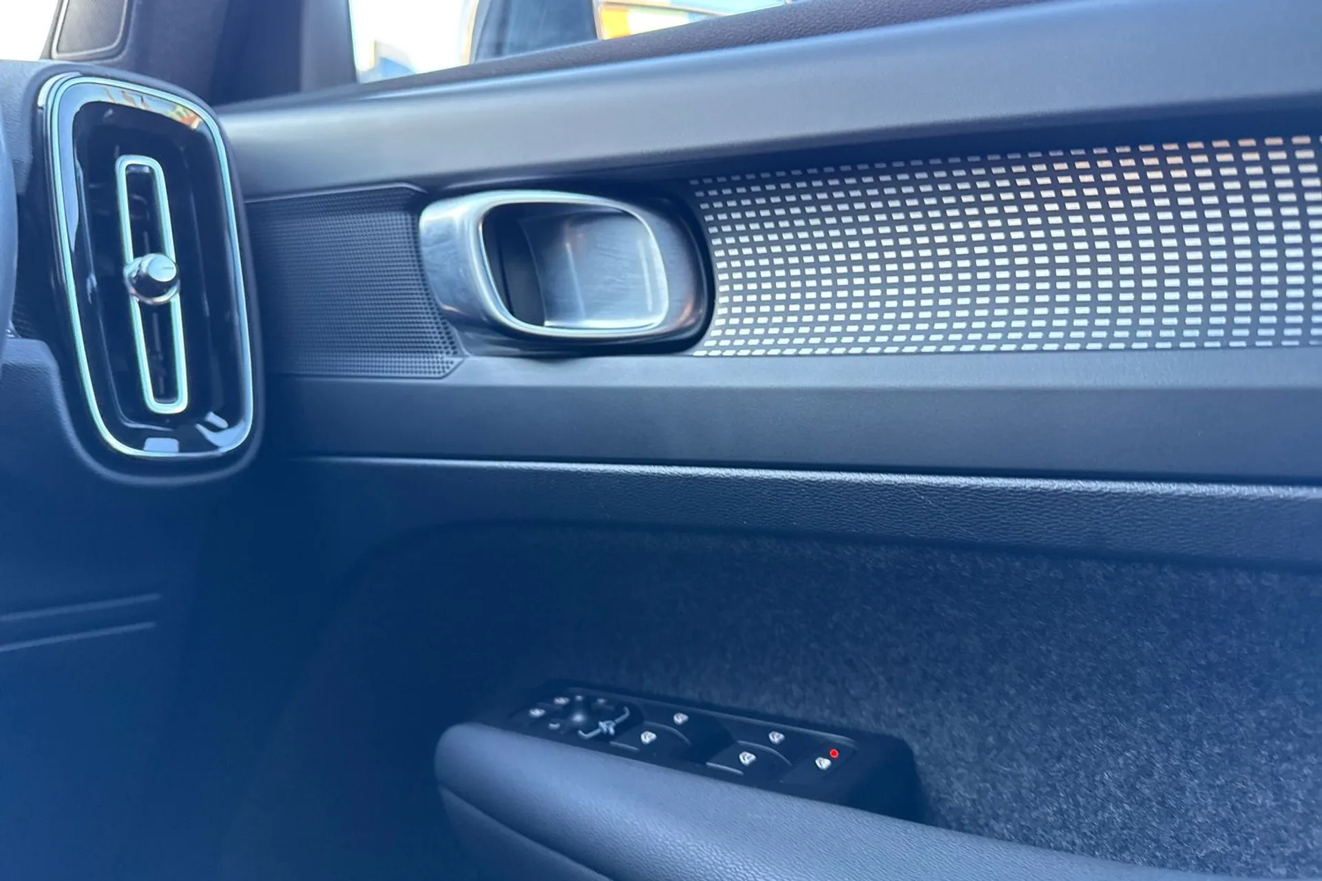 Volvo XC40 thumbnail image number 41