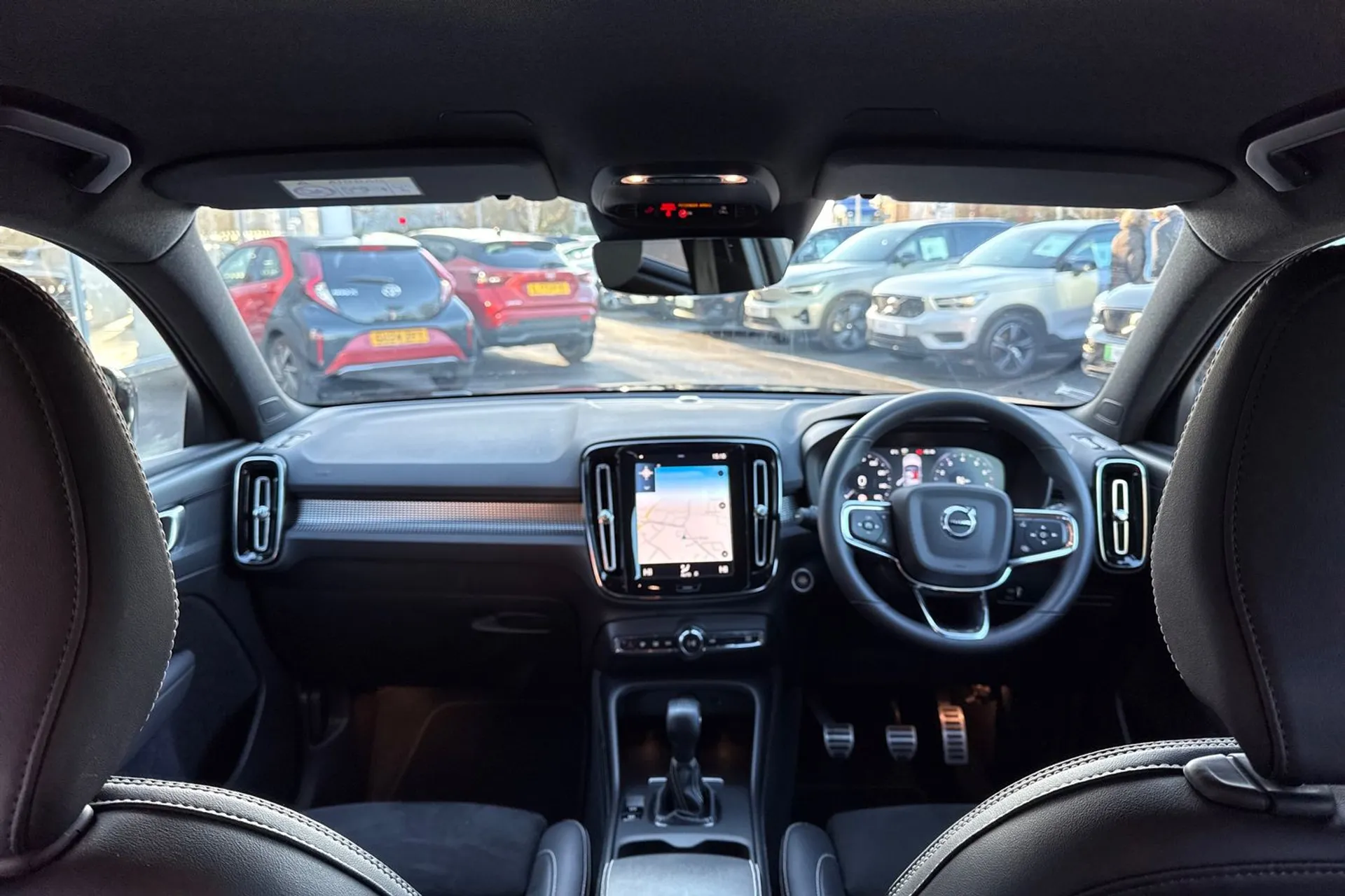 Volvo XC40 thumbnail image number 3