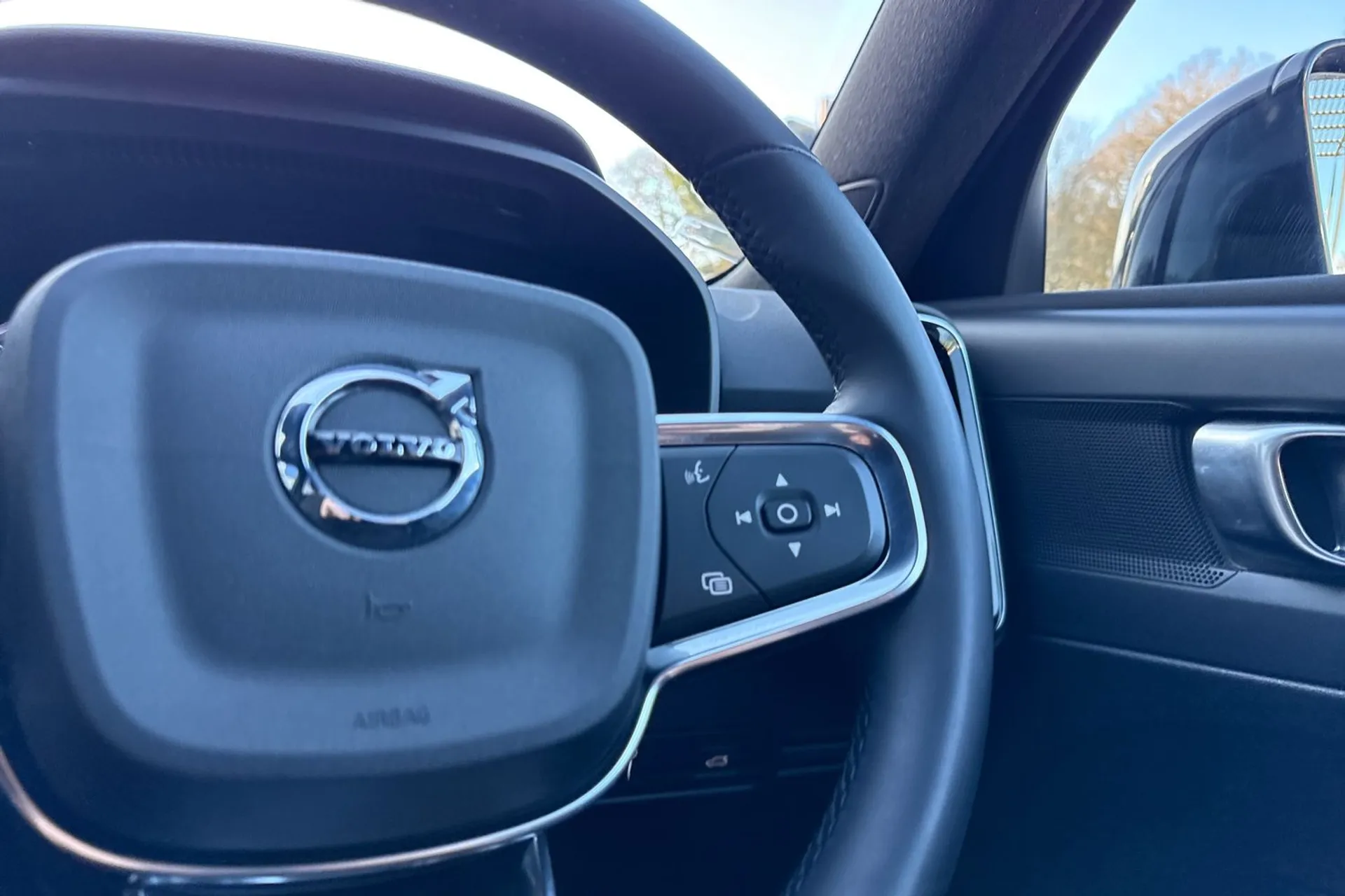 Volvo XC40 thumbnail image number 37